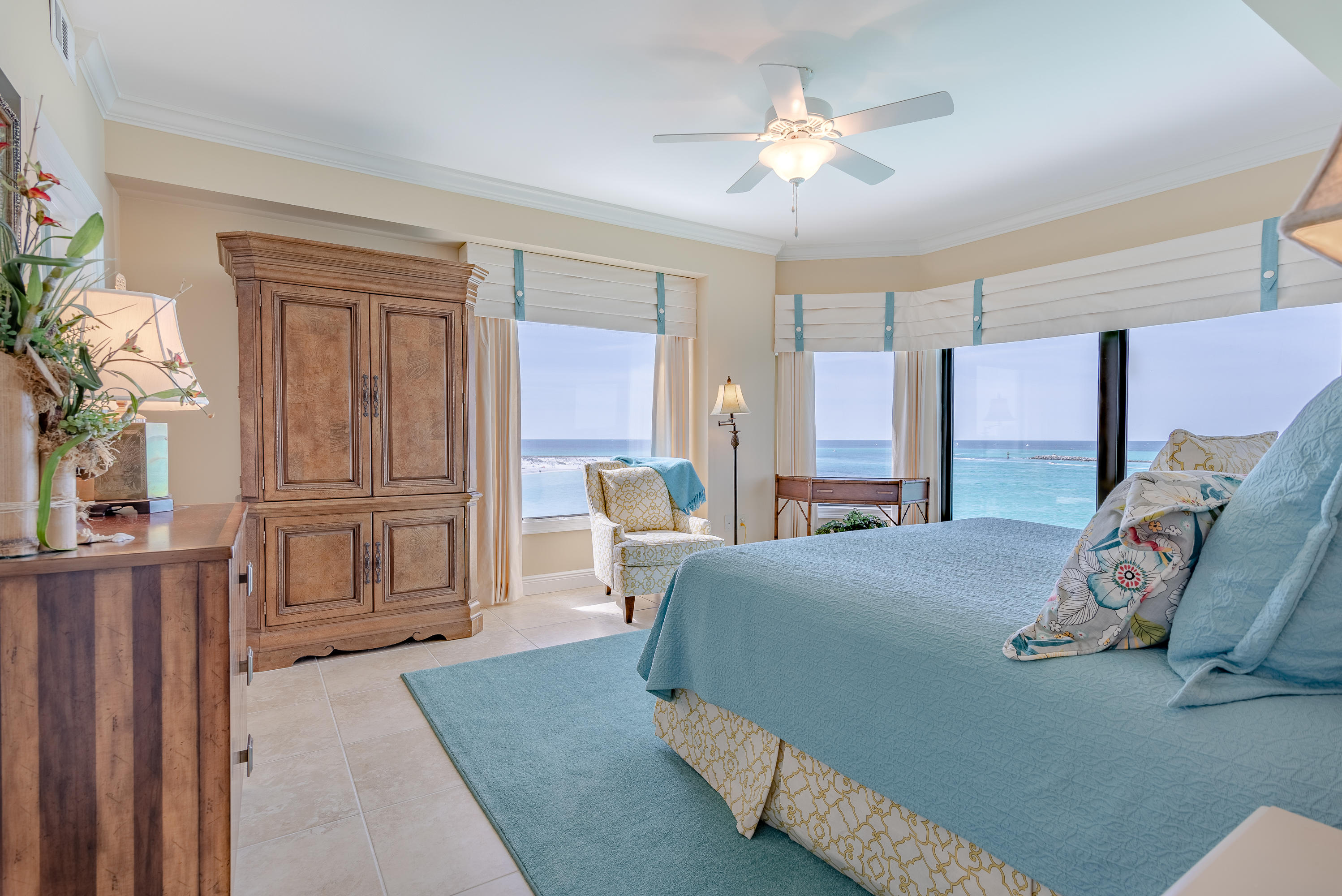 WATERVIEW TOWERS YACHT CLUB - Residential