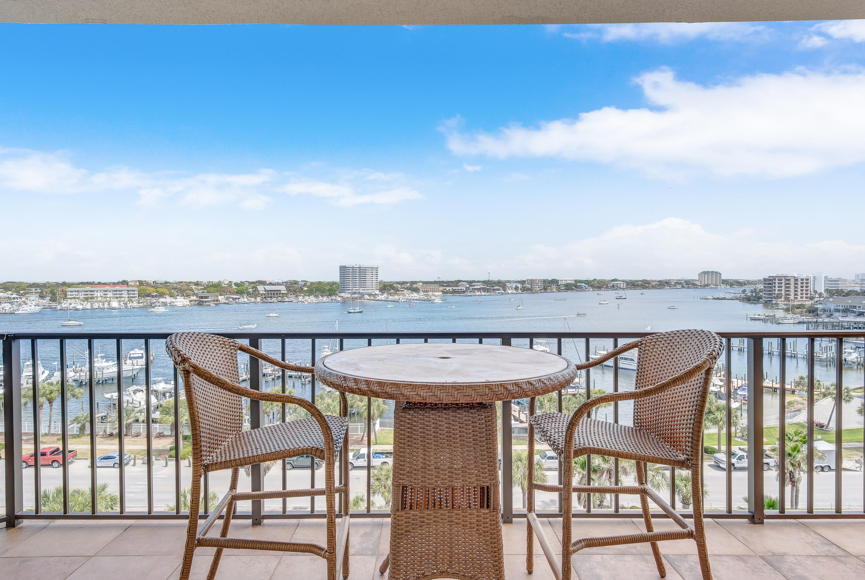 WATERVIEW TOWERS YACHT CLUB - Residential