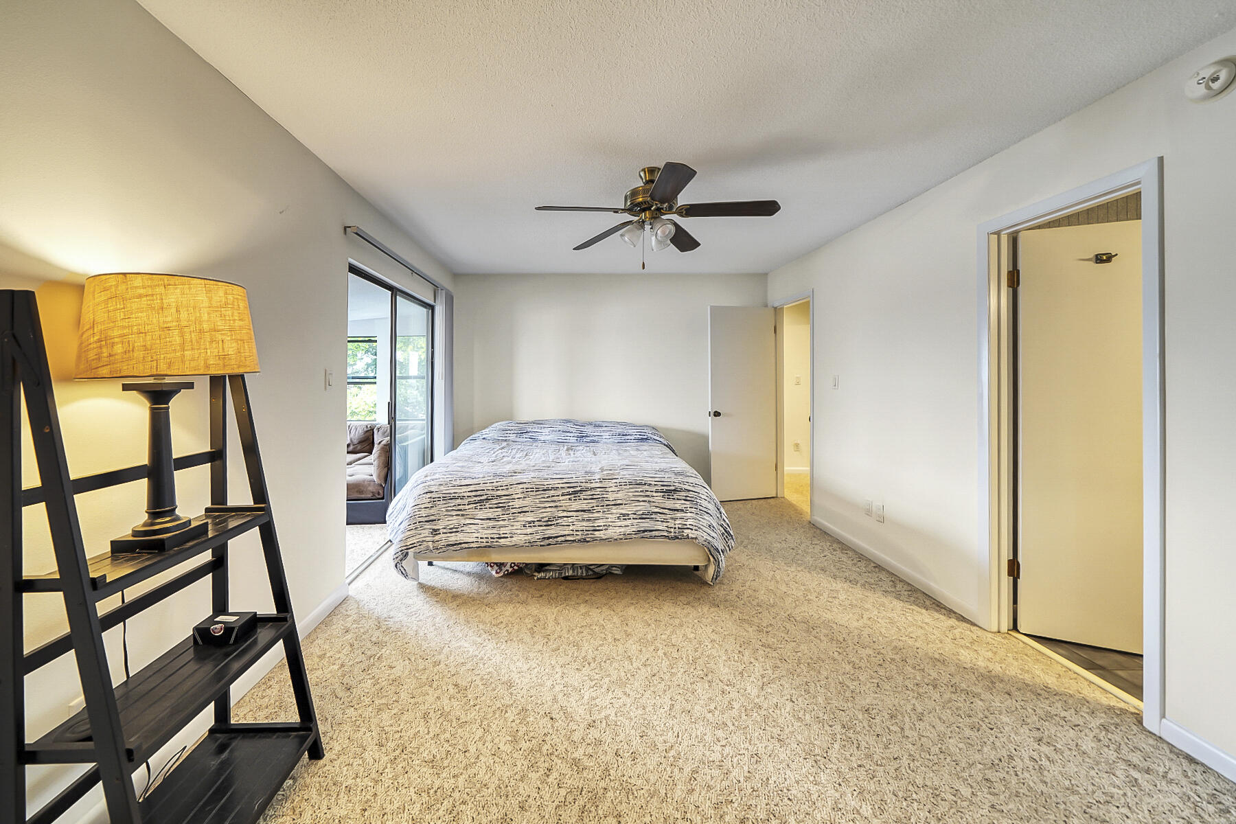 BAY MANOR - Residential