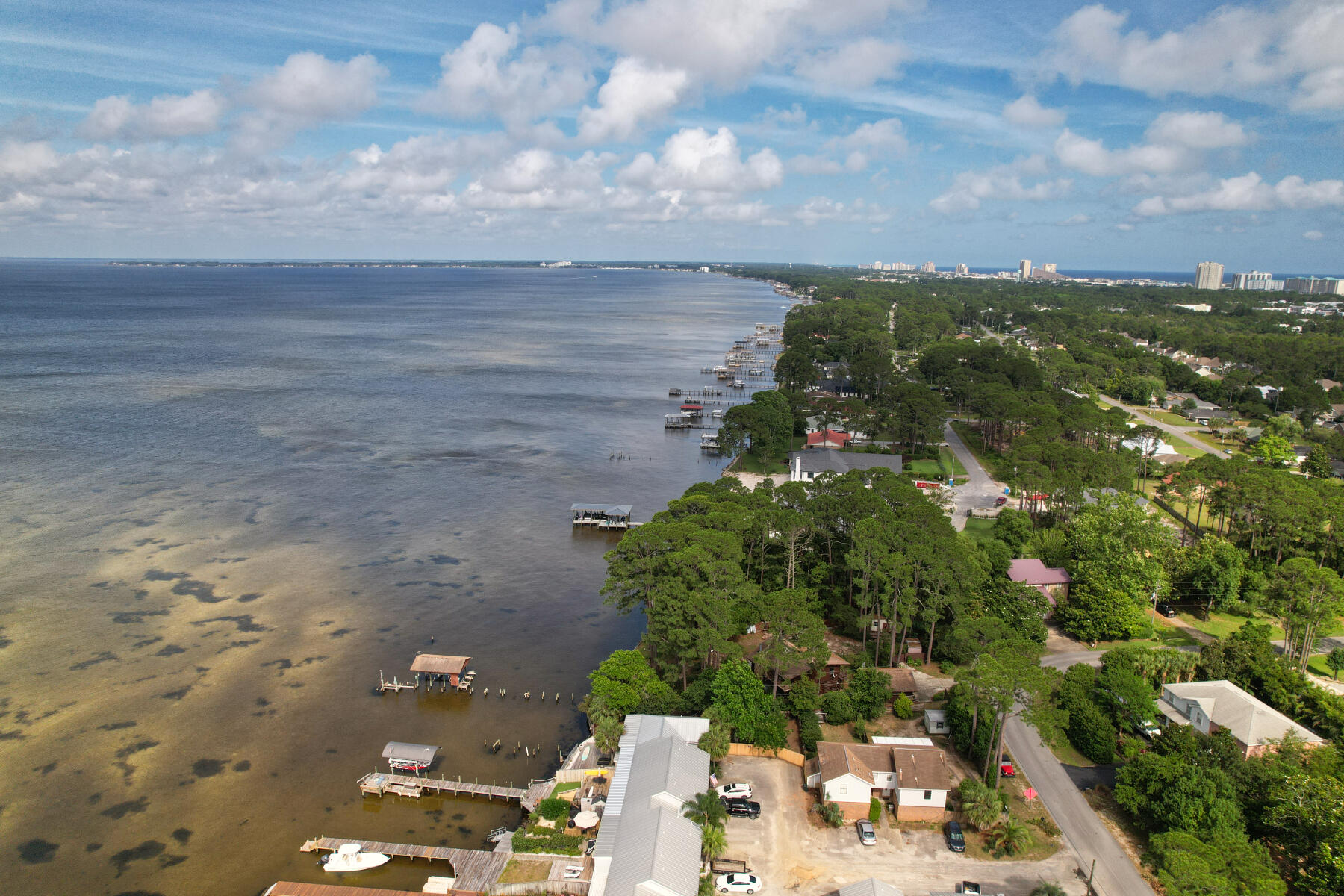 BAY MANOR - Residential