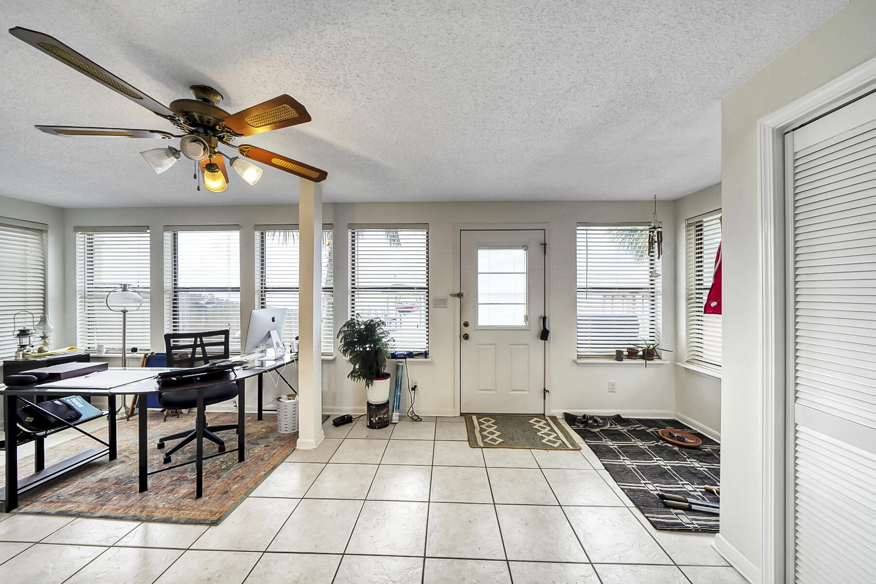 BAY MANOR - Residential