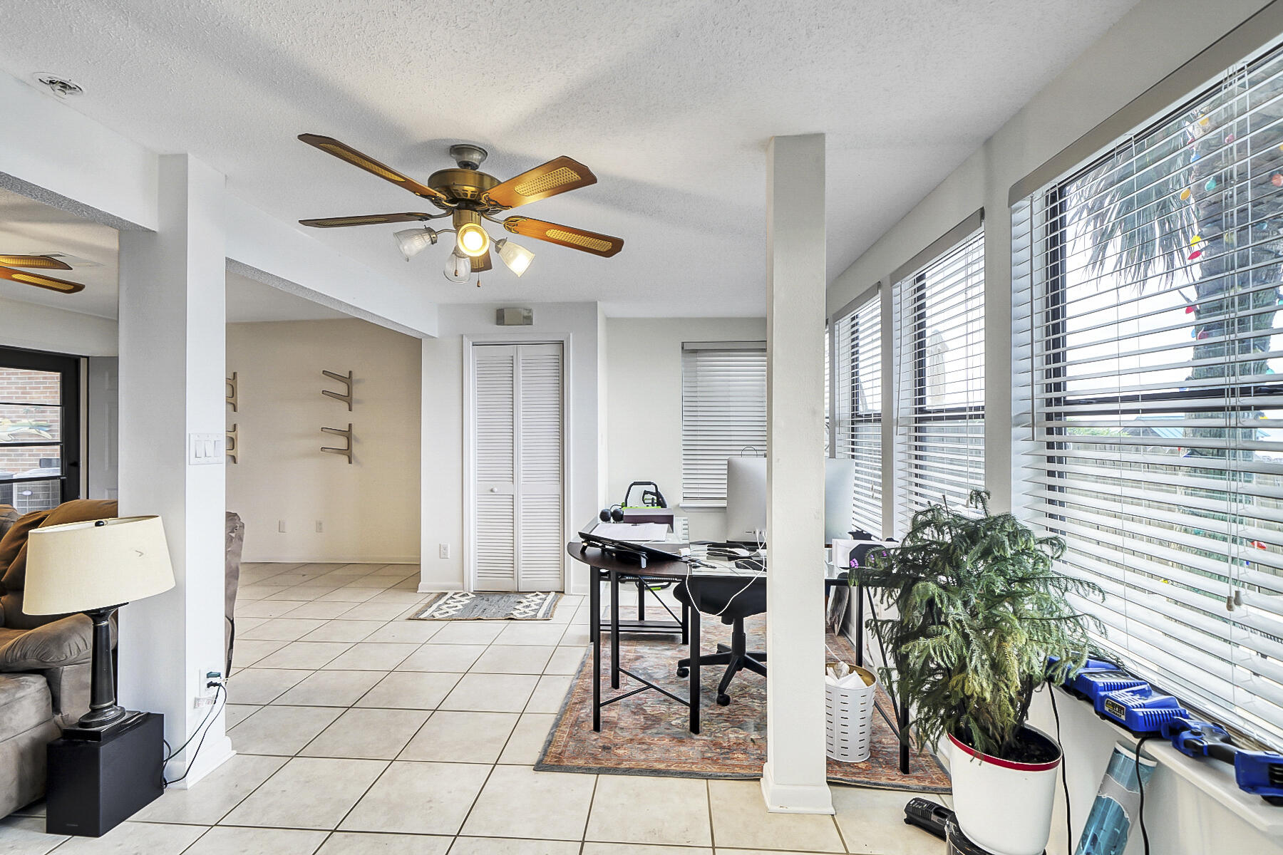 BAY MANOR - Residential