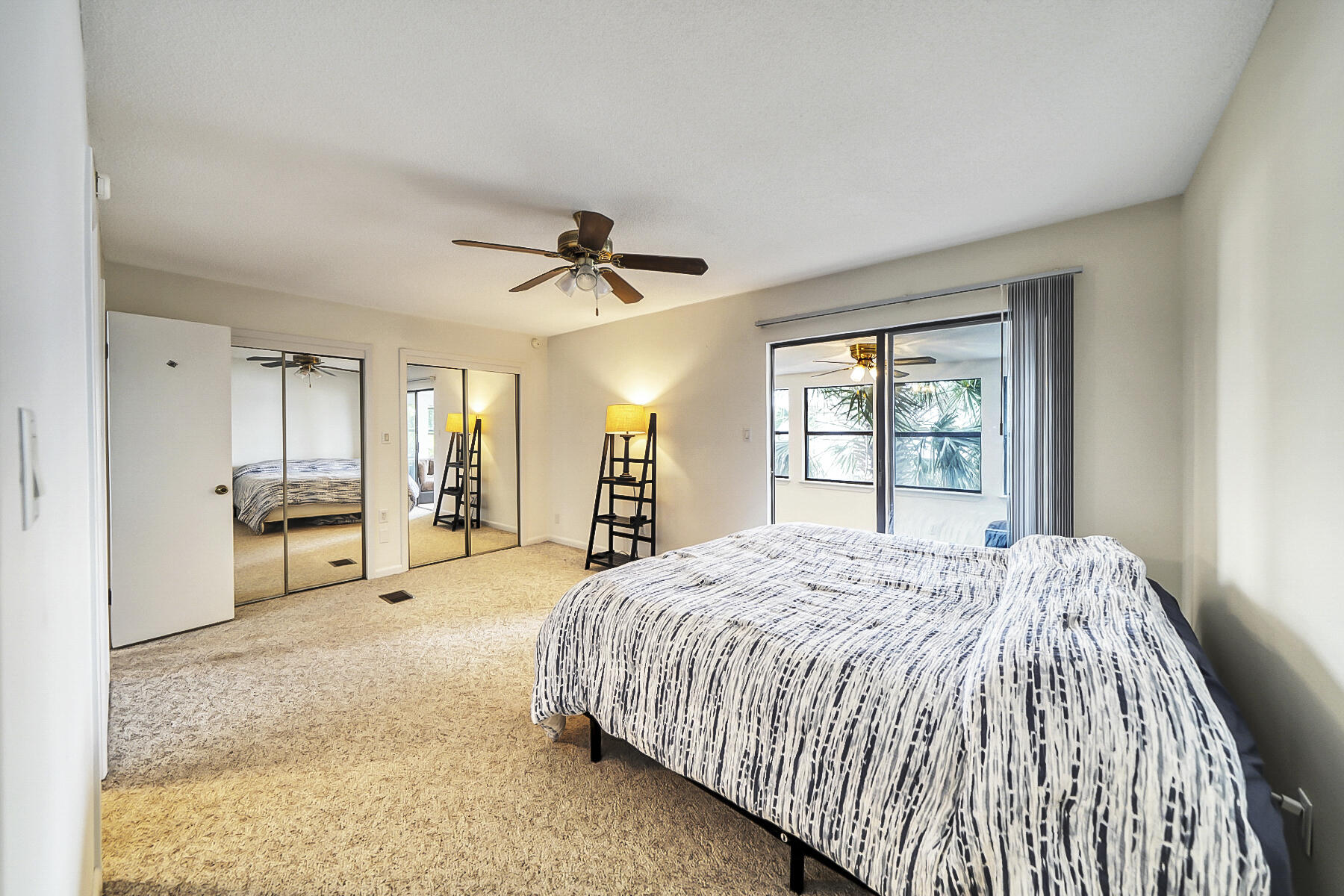 BAY MANOR - Residential