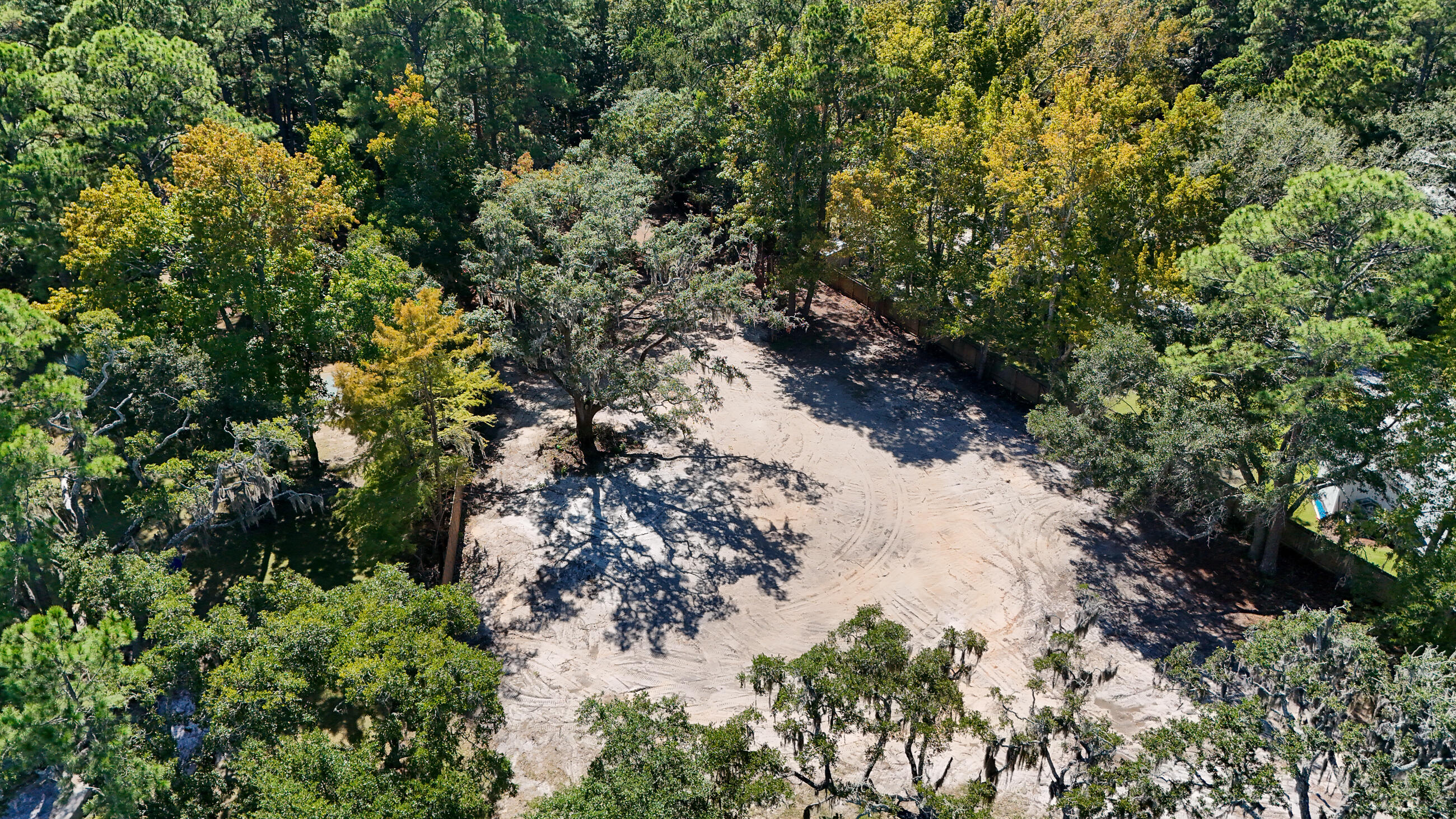 NO RECORDED SUBDIVISION - Land