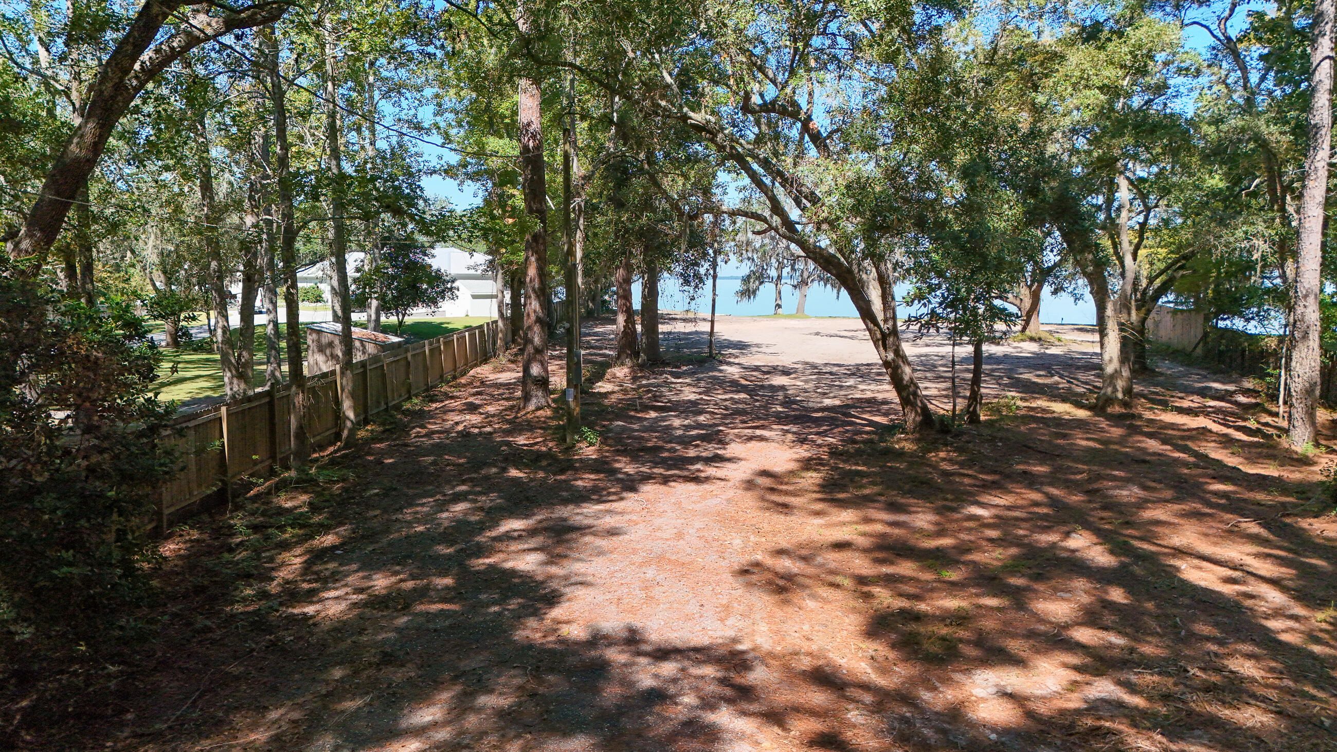 NO RECORDED SUBDIVISION - Land