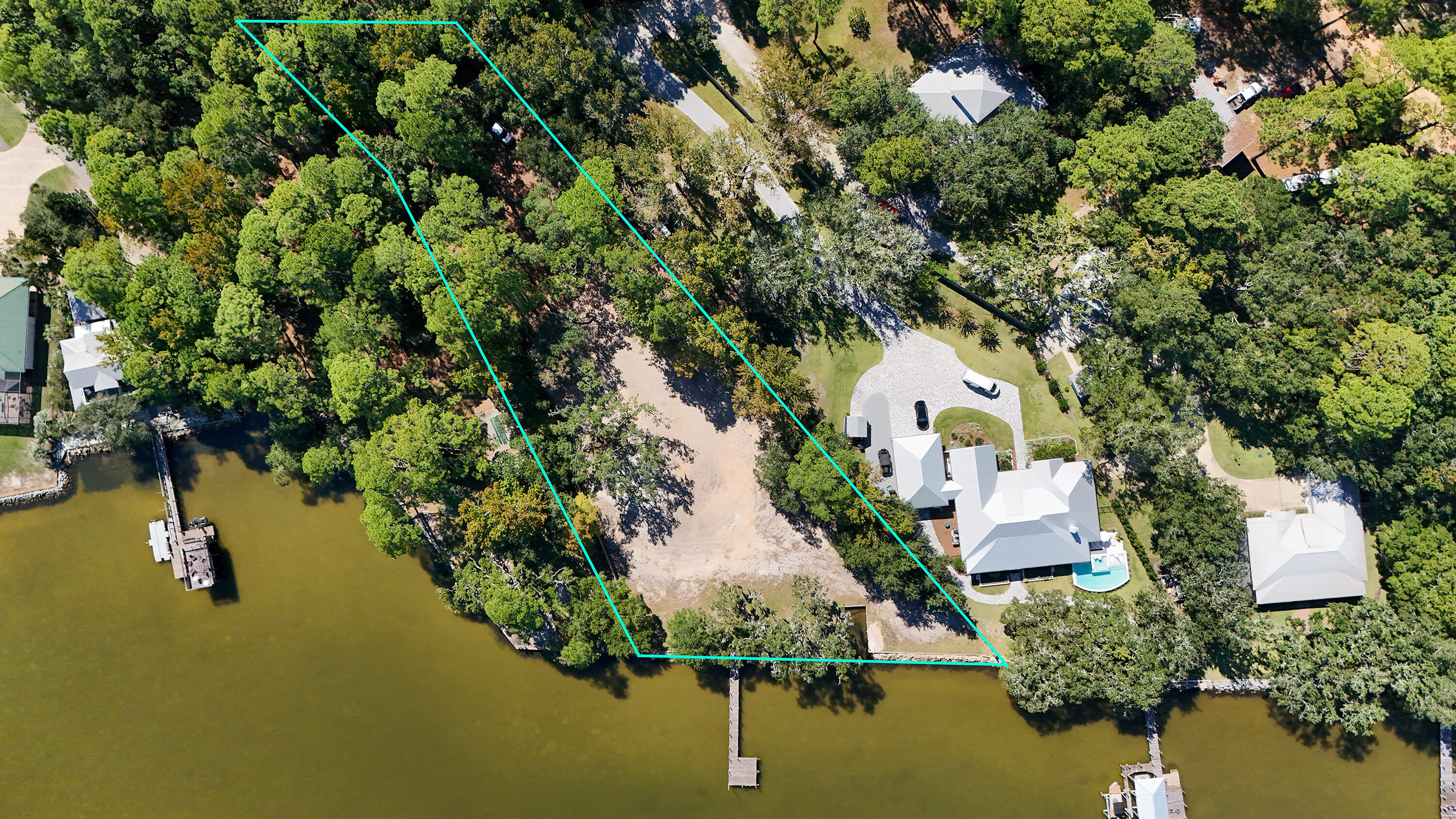 NO RECORDED SUBDIVISION - Land
