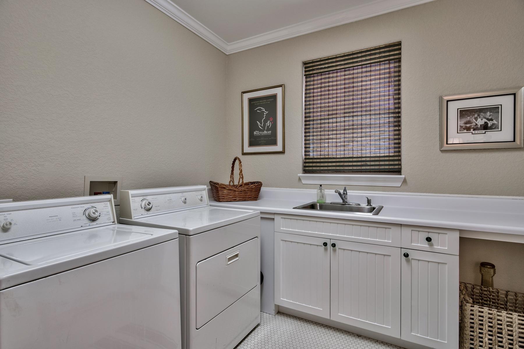 CREEKWATER BAY ESTATES UNREC - Residential