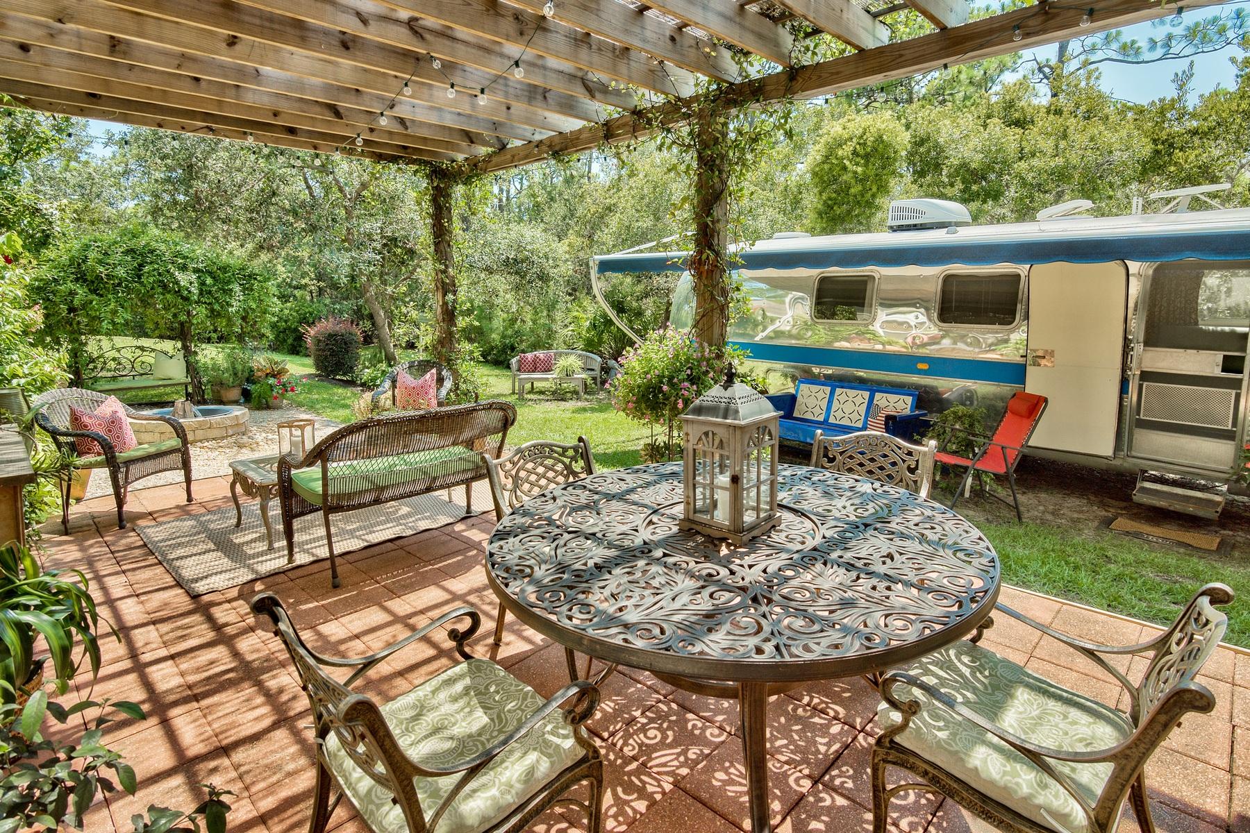 CREEKWATER BAY ESTATES UNREC - Residential