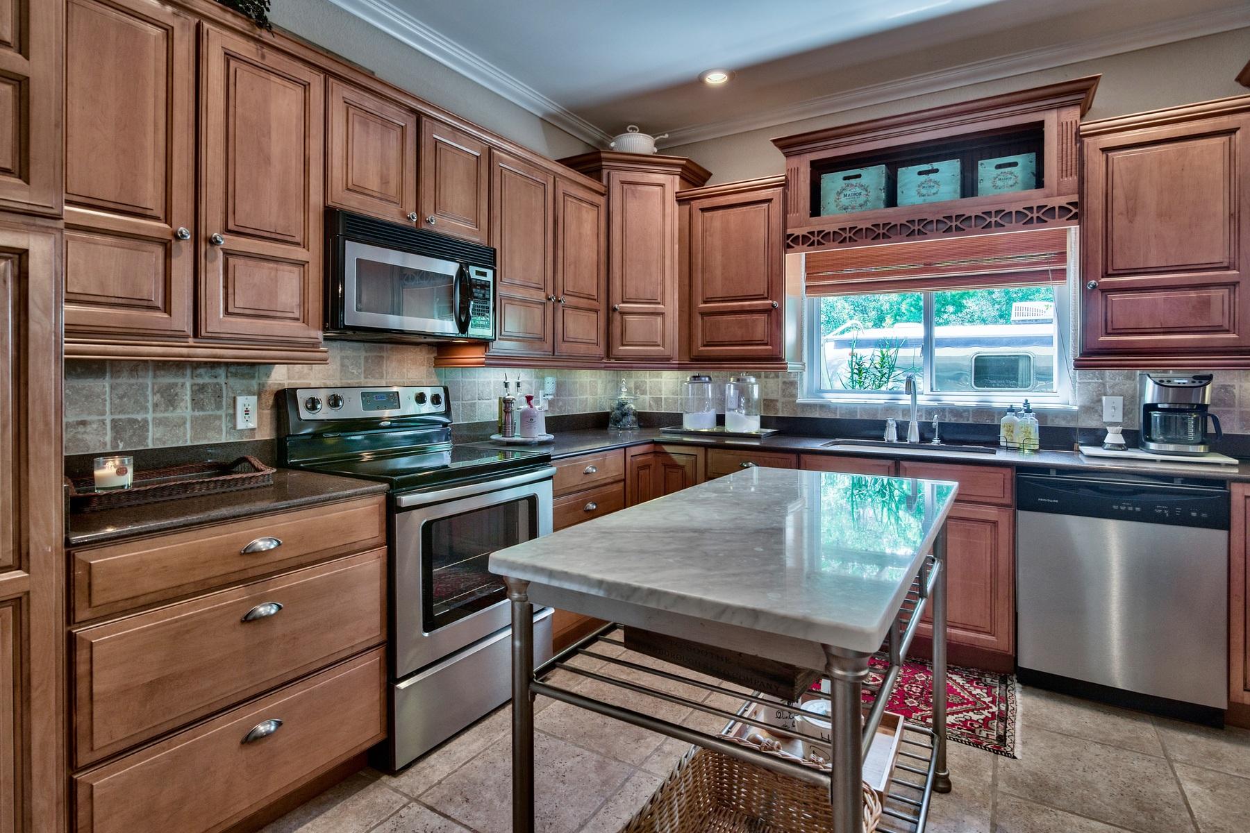 CREEKWATER BAY ESTATES UNREC - Residential