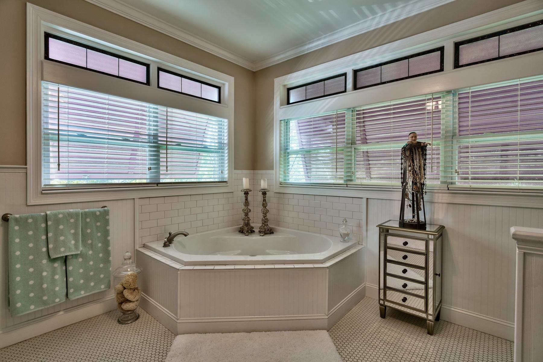 CREEKWATER BAY ESTATES UNREC - Residential