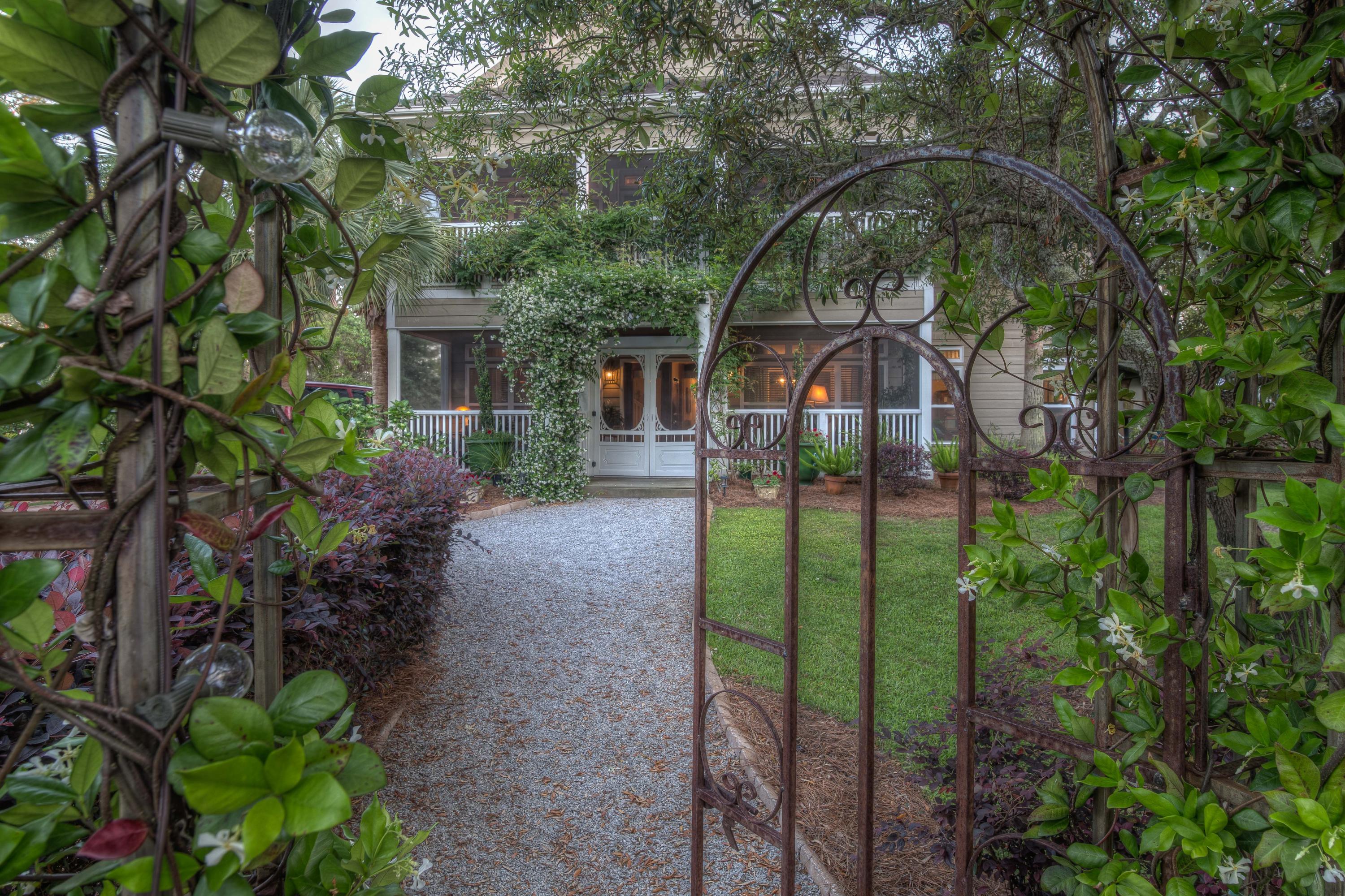 CREEKWATER BAY ESTATES UNREC - Residential