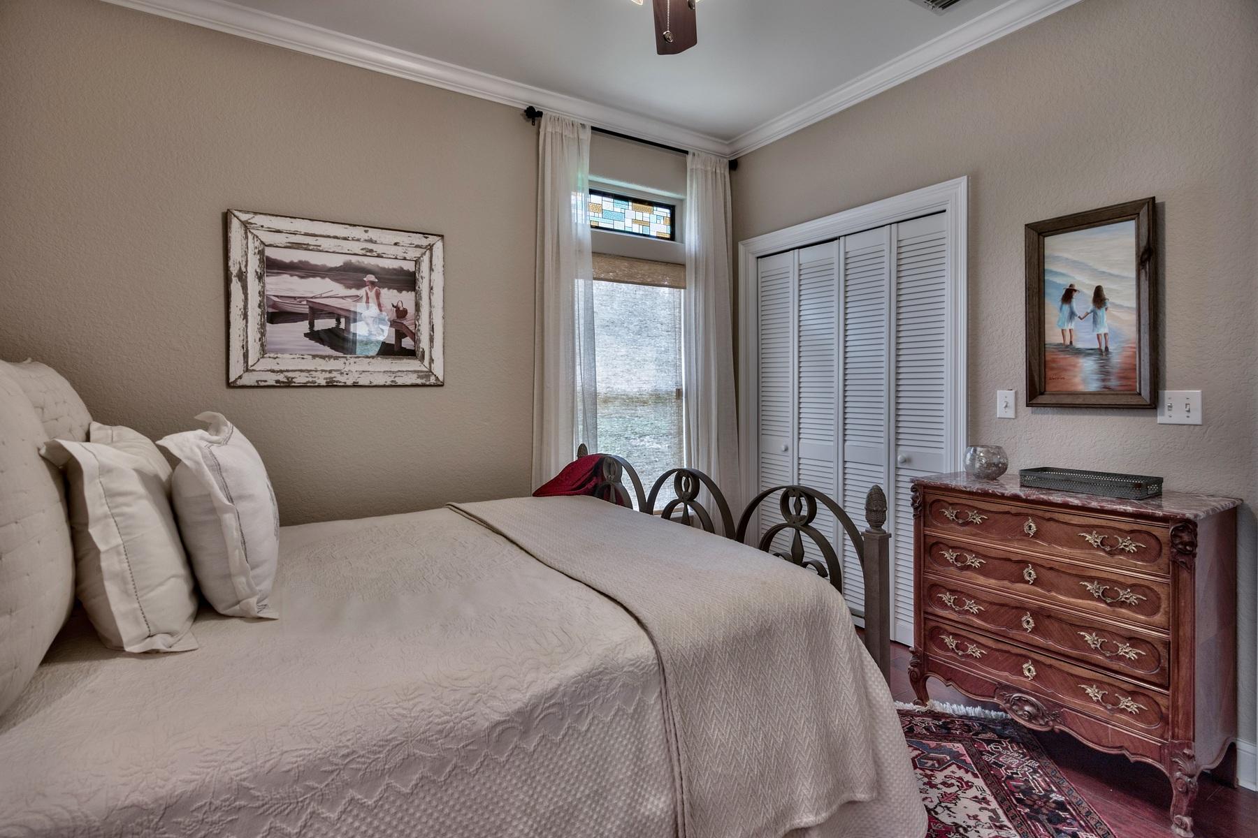 CREEKWATER BAY ESTATES UNREC - Residential