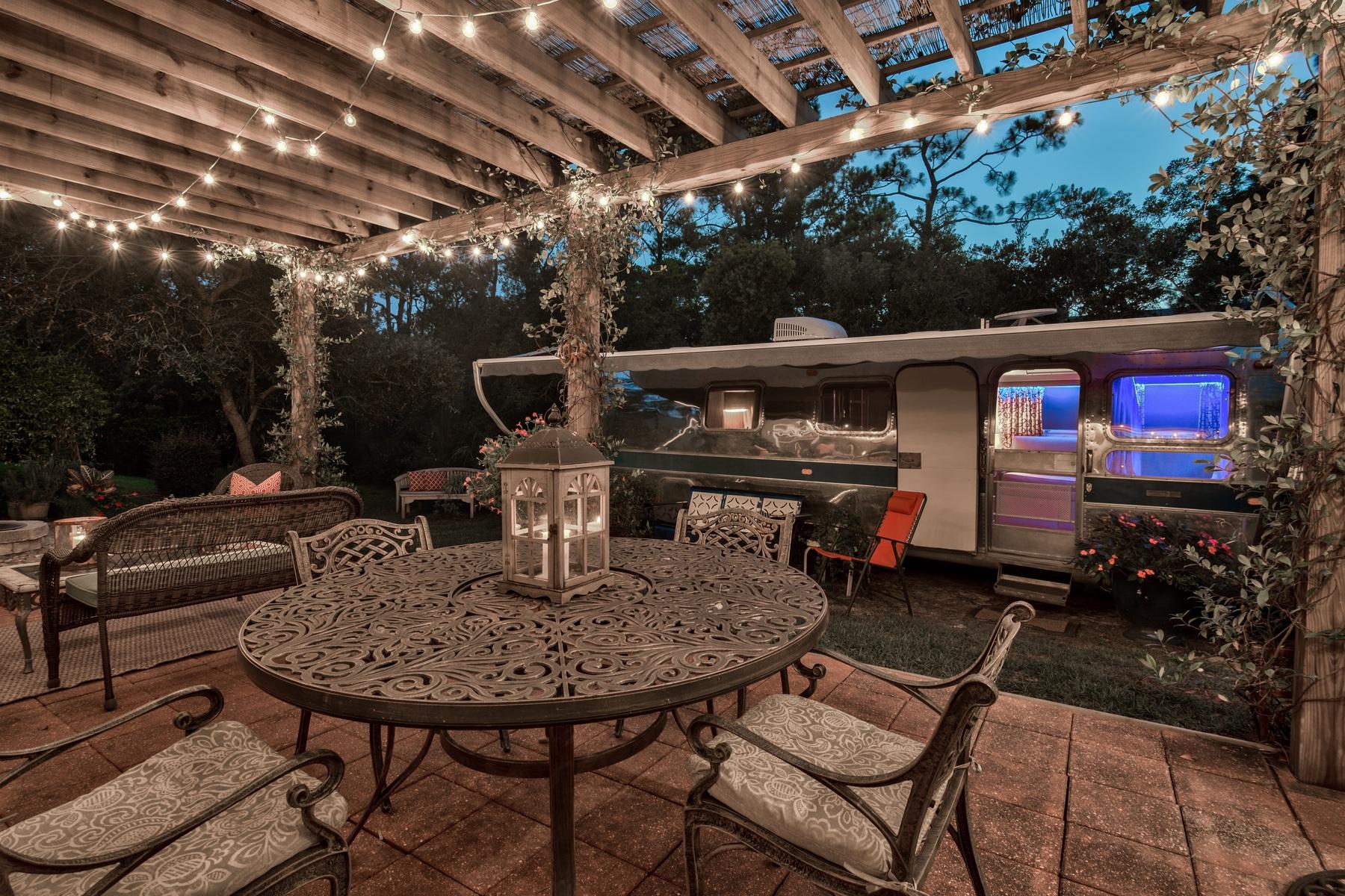 CREEKWATER BAY ESTATES UNREC - Residential