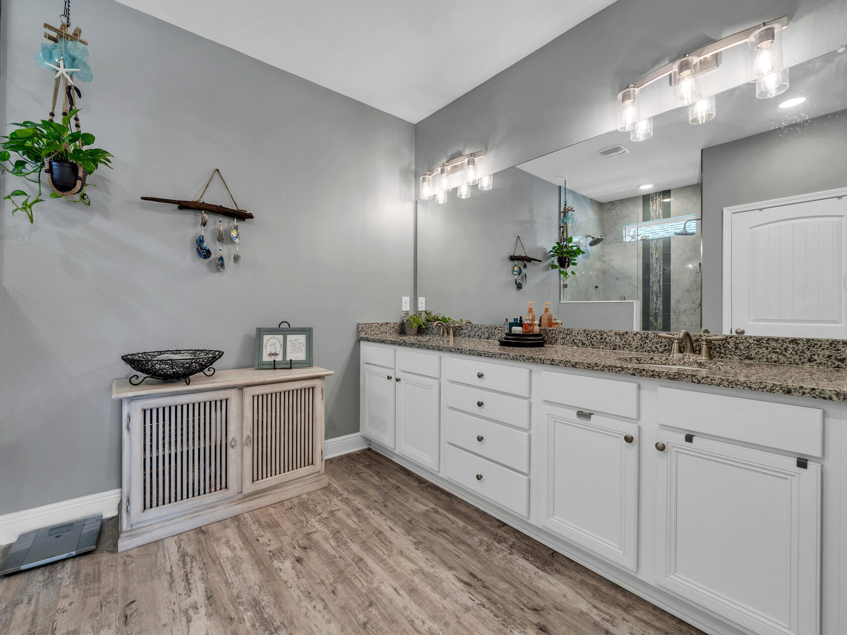 STONEGATE - Residential