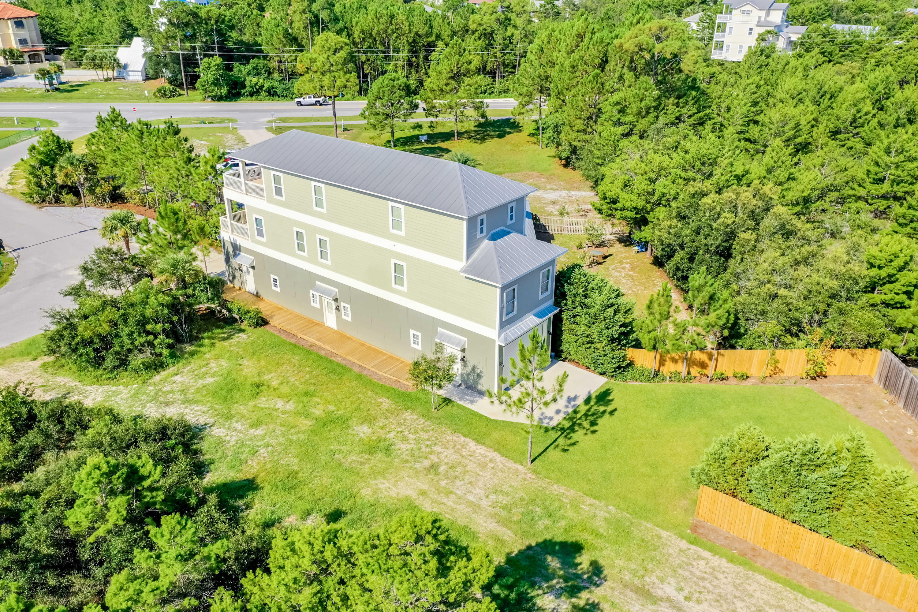 BEACH HIGHLAND - Residential