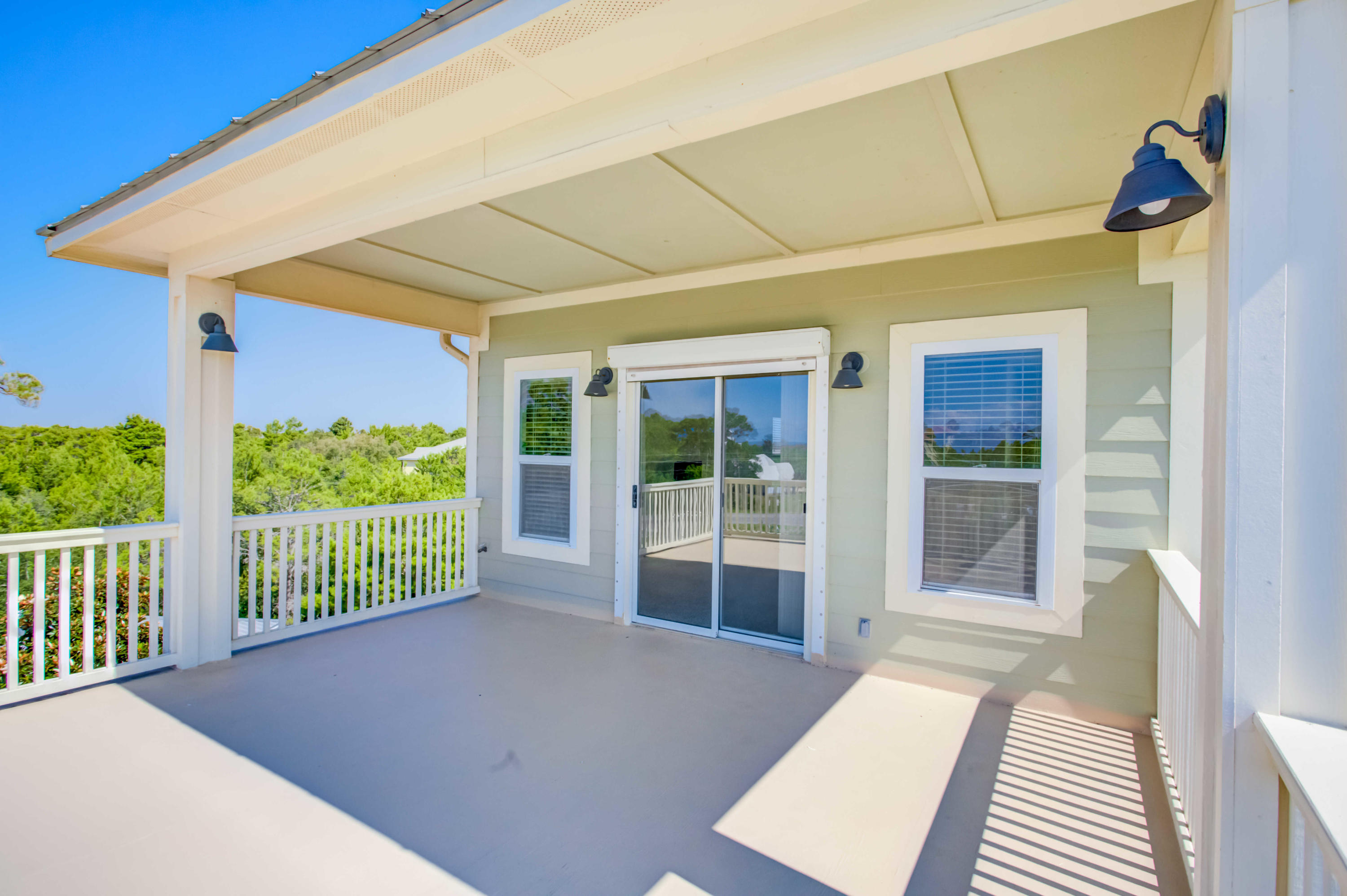 BEACH HIGHLAND - Residential