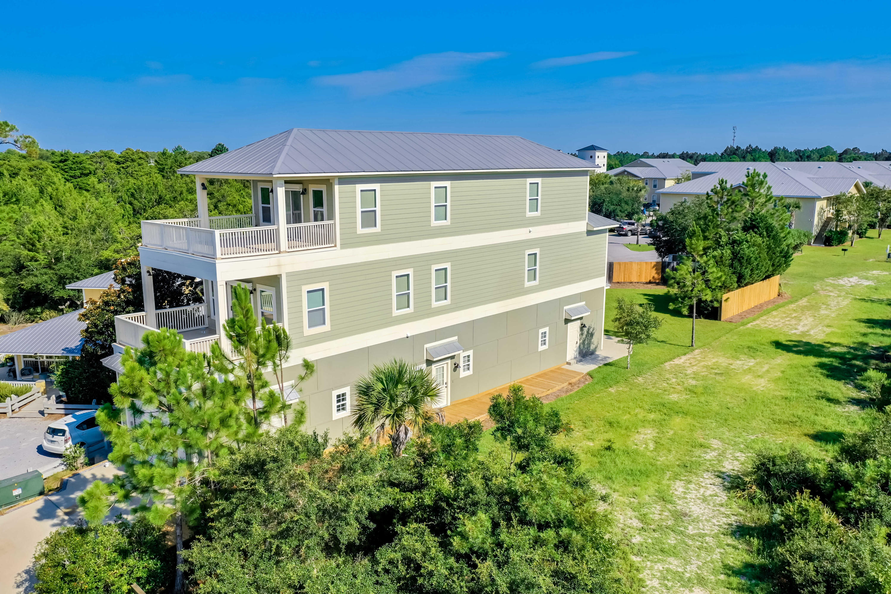 BEACH HIGHLAND - Residential