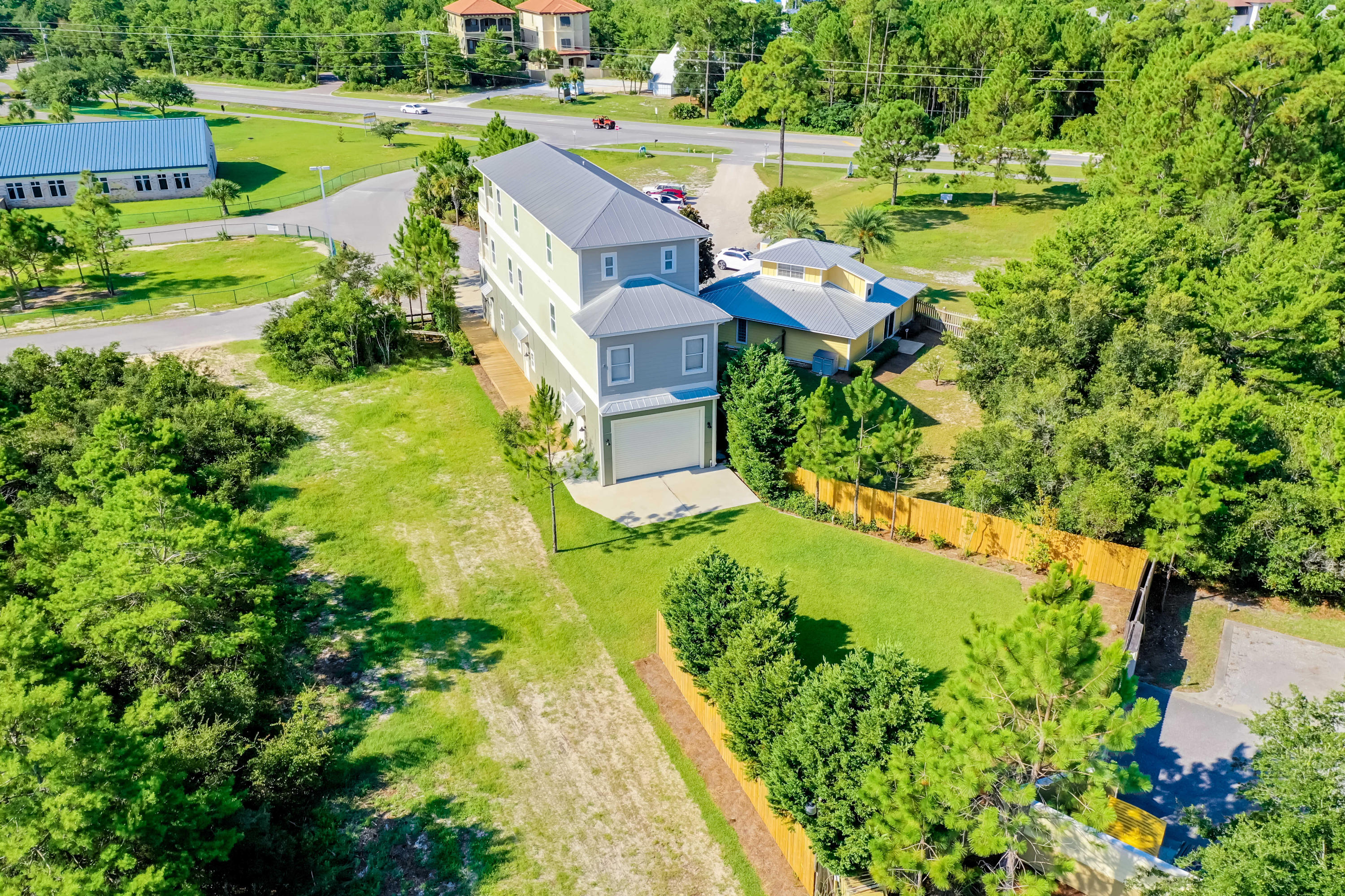 BEACH HIGHLAND - Residential