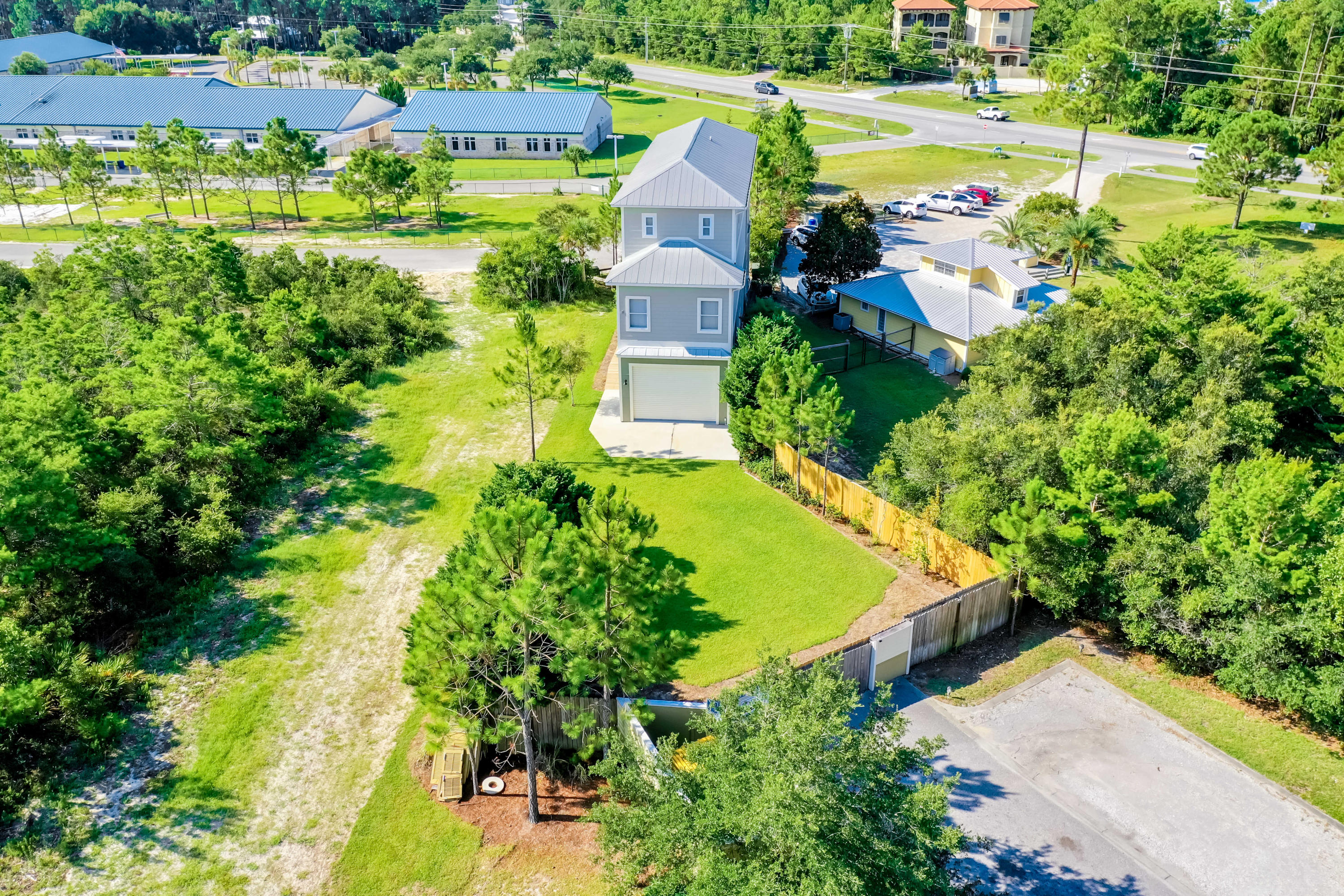 BEACH HIGHLAND - Residential