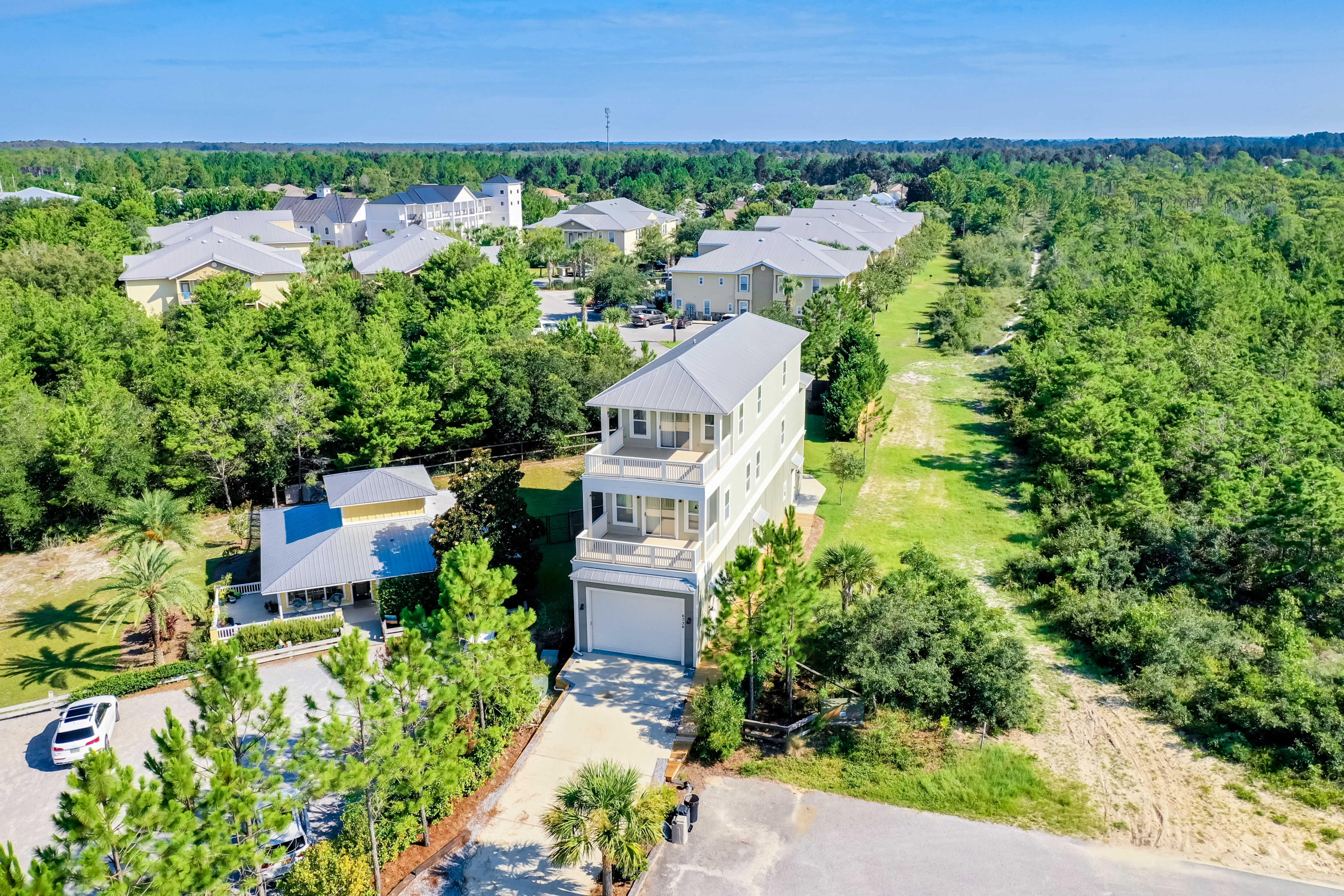 BEACH HIGHLAND - Residential