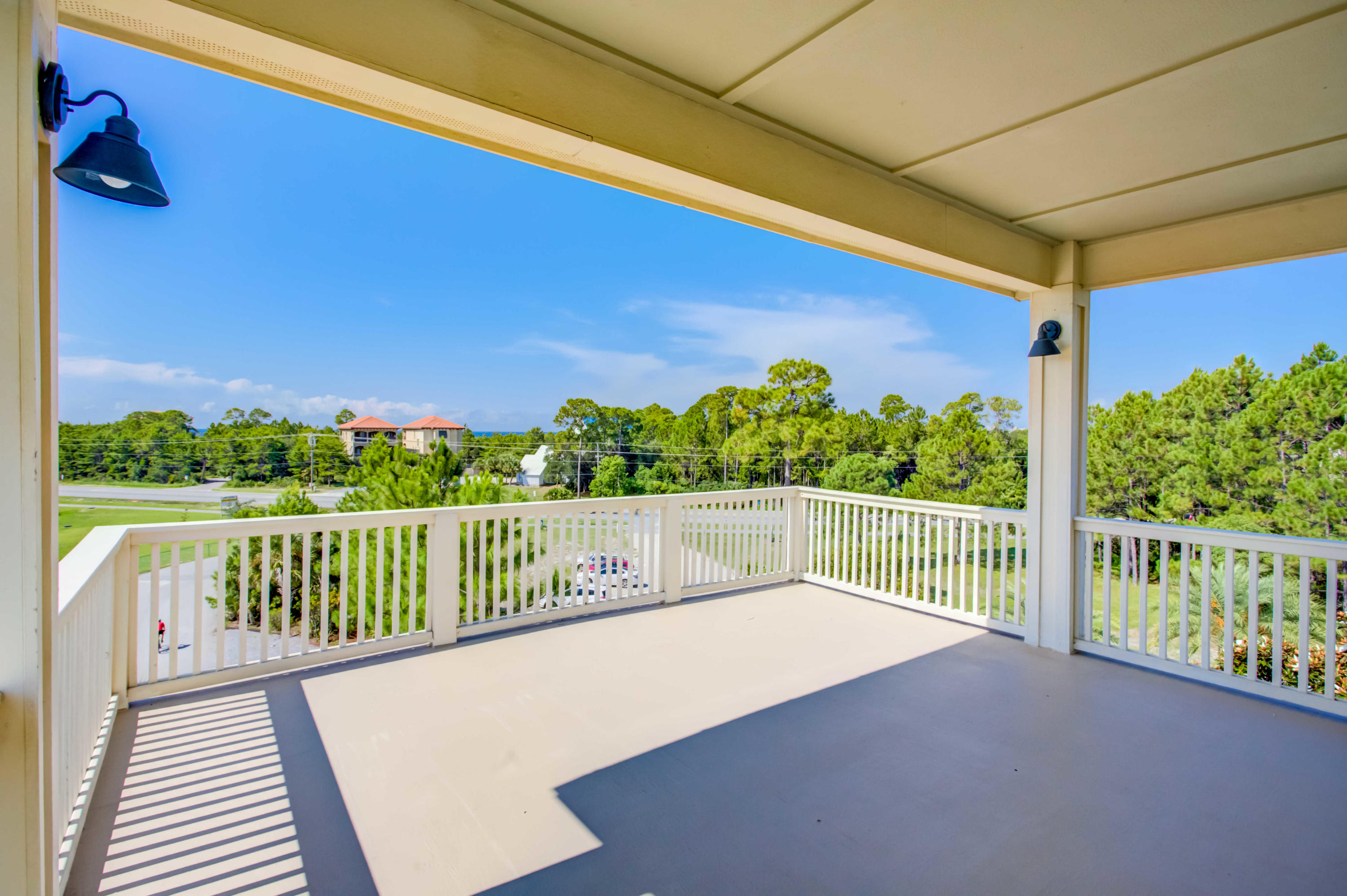 BEACH HIGHLAND - Residential