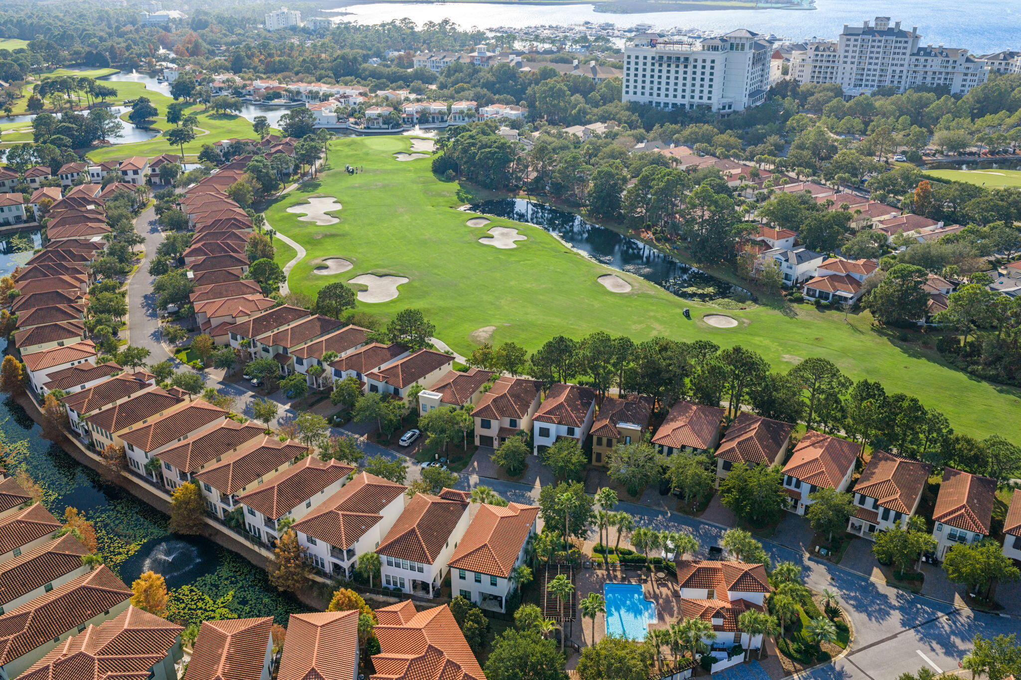 VILLA LAGO - Residential