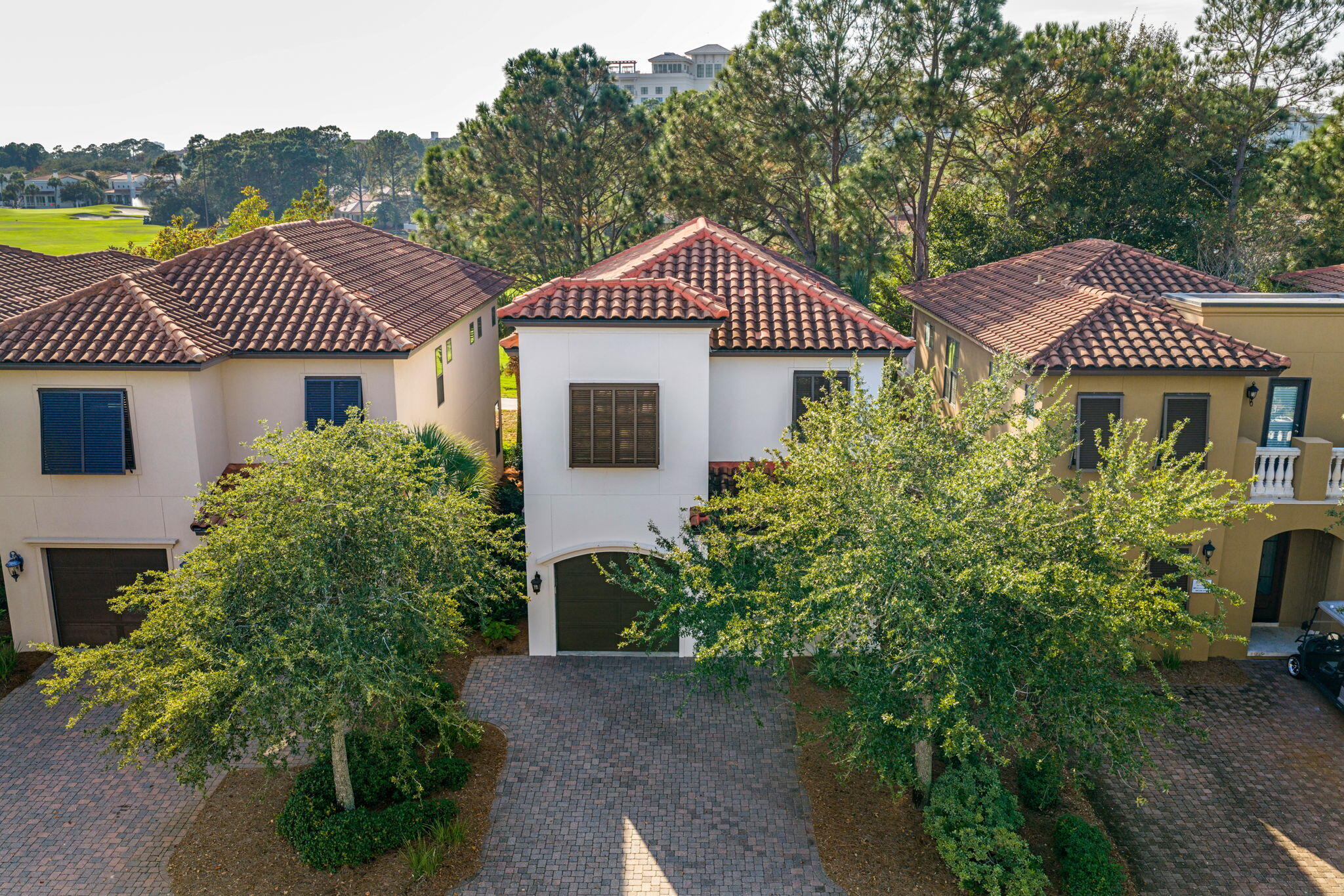 VILLA LAGO - Residential