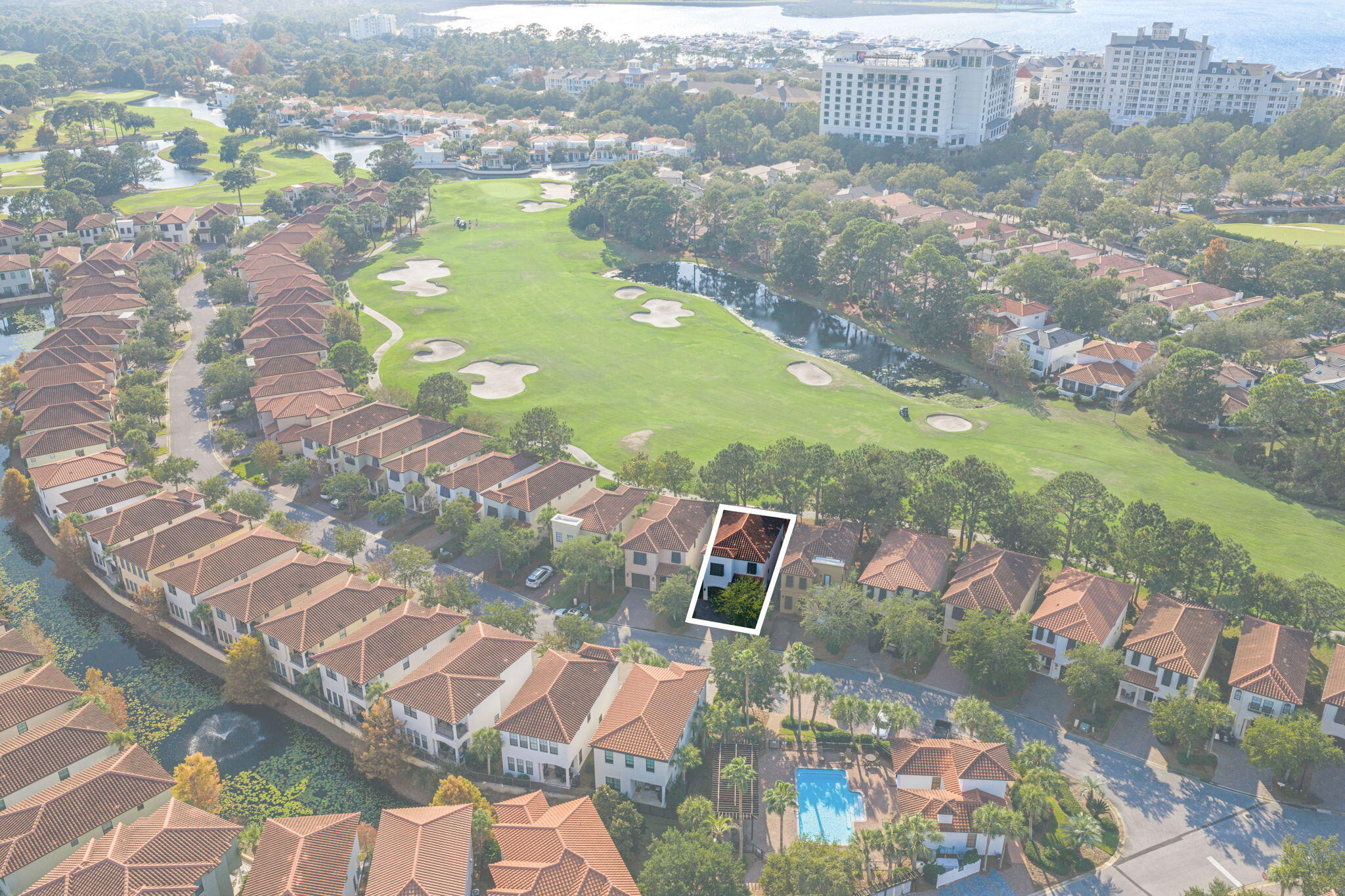 VILLA LAGO - Residential