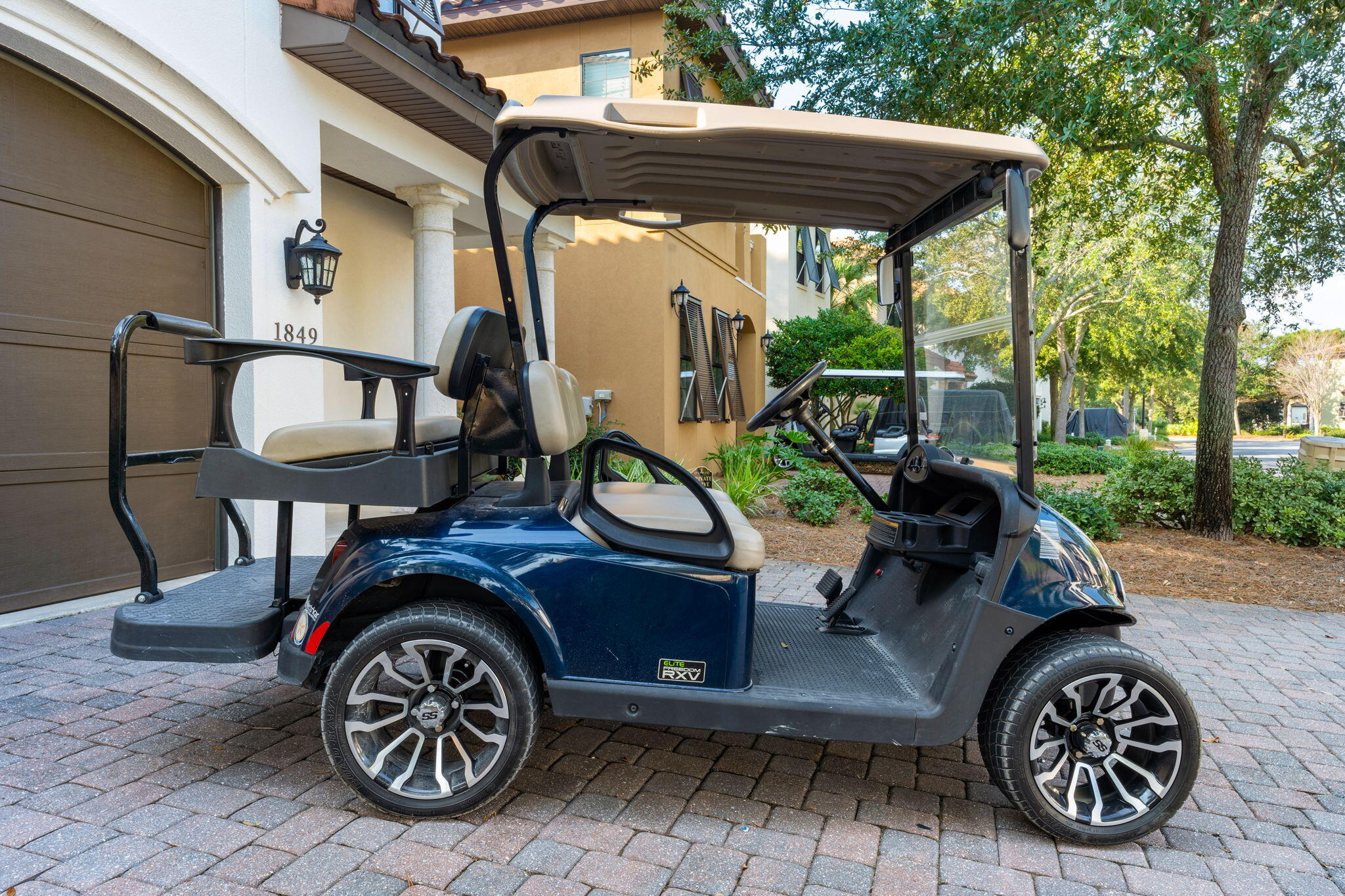 VILLA LAGO - Residential