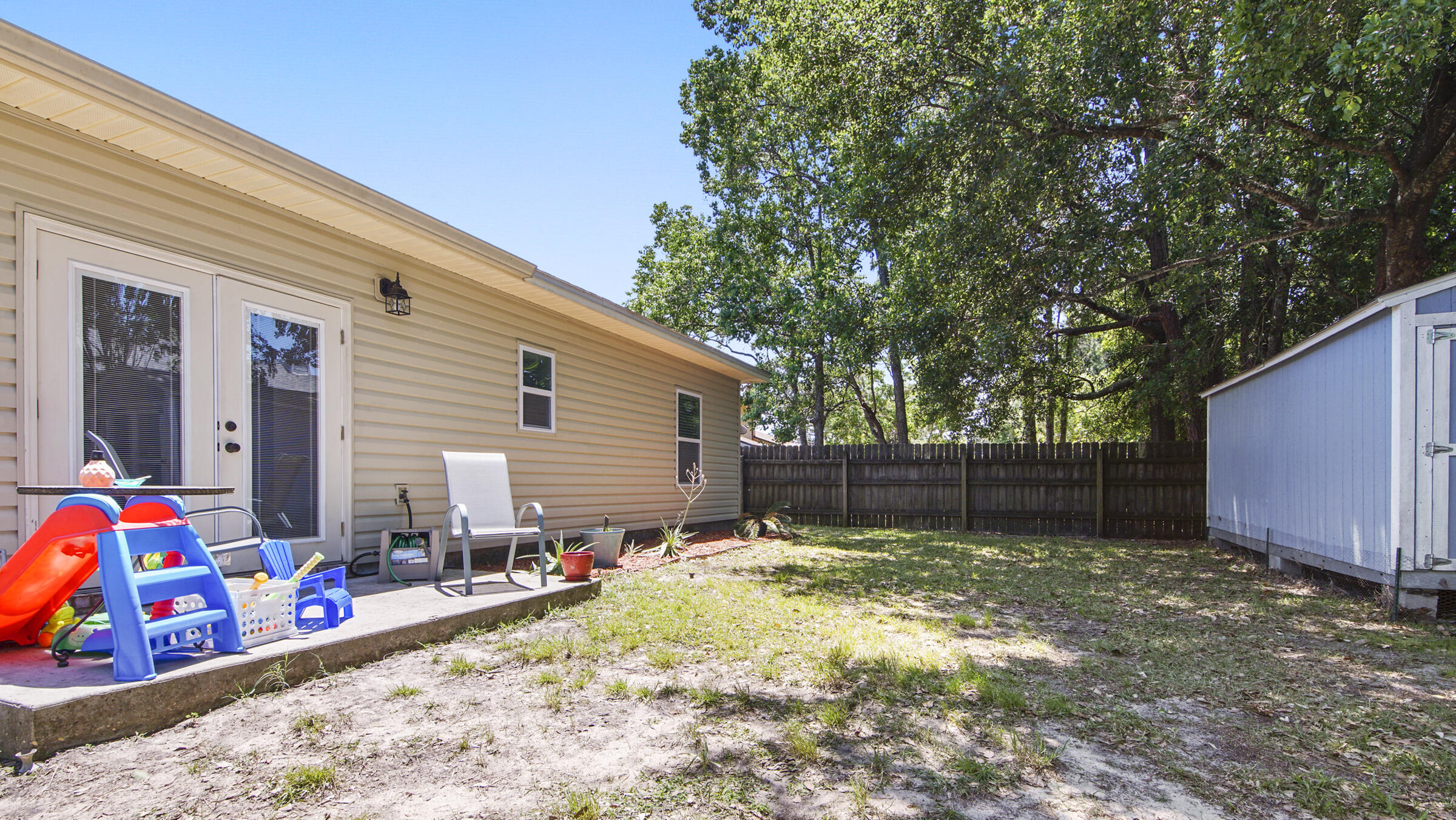 OAKLAND ADD S1/2 OF LOT 20 BLK 2 - Residential