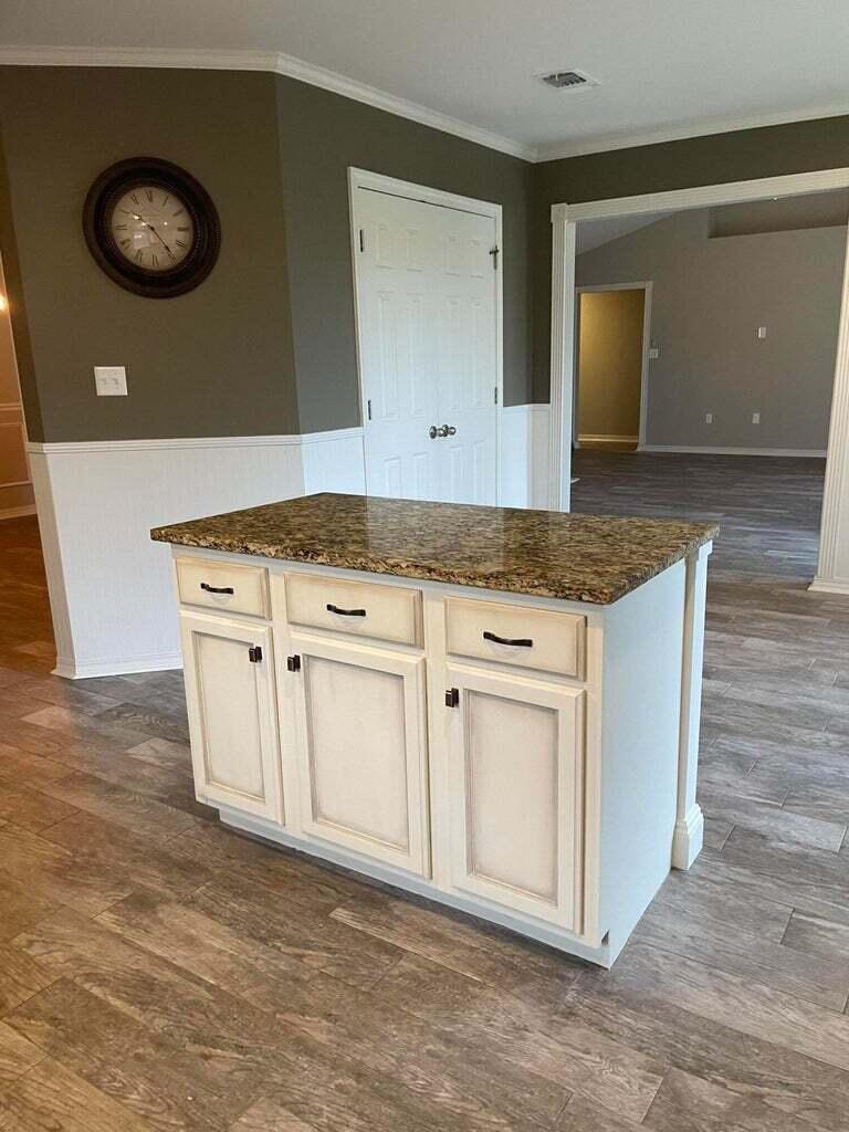 HIDDEN PINES S/D - Residential Lease