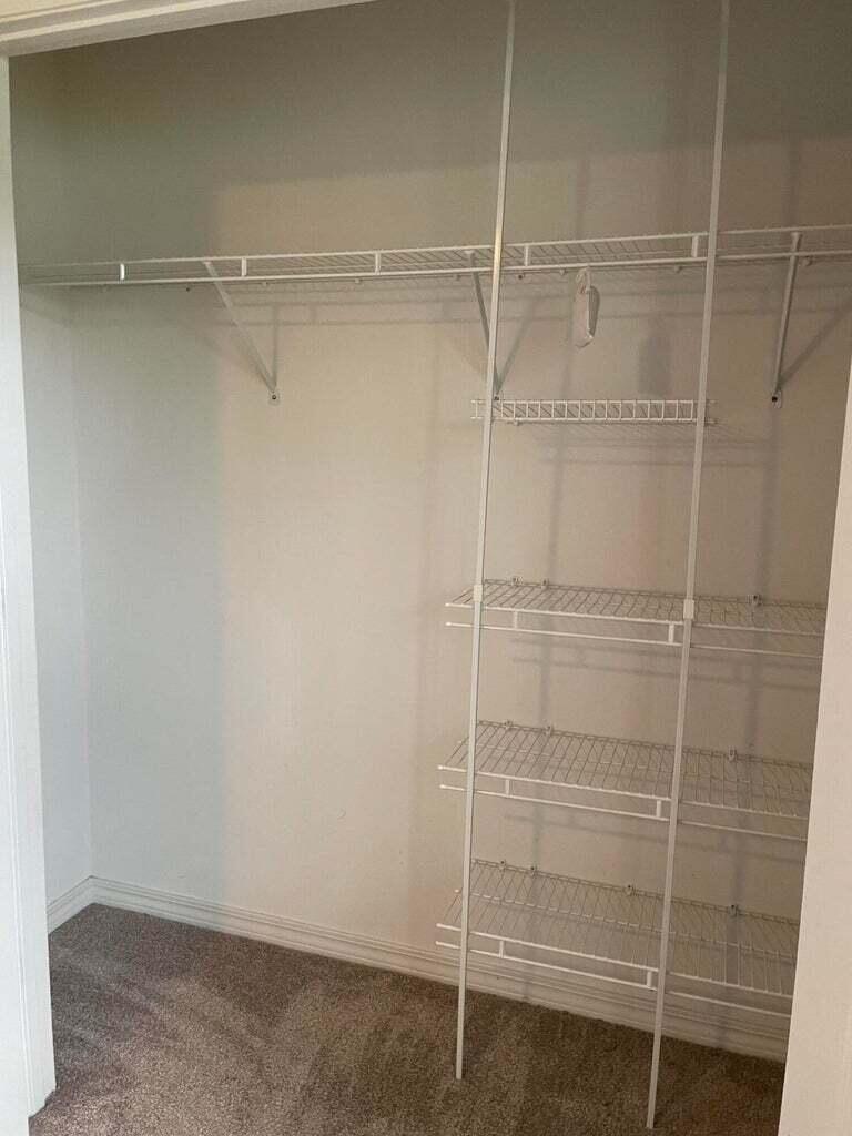 HIDDEN PINES S/D - Residential Lease