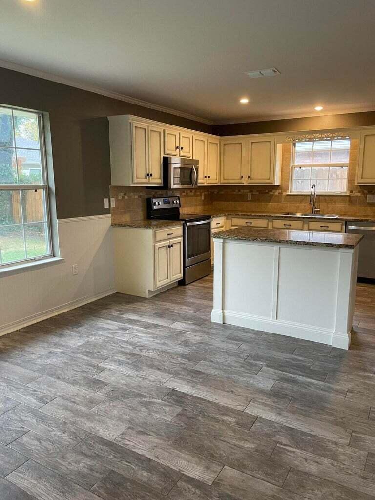 HIDDEN PINES S/D - Residential Lease