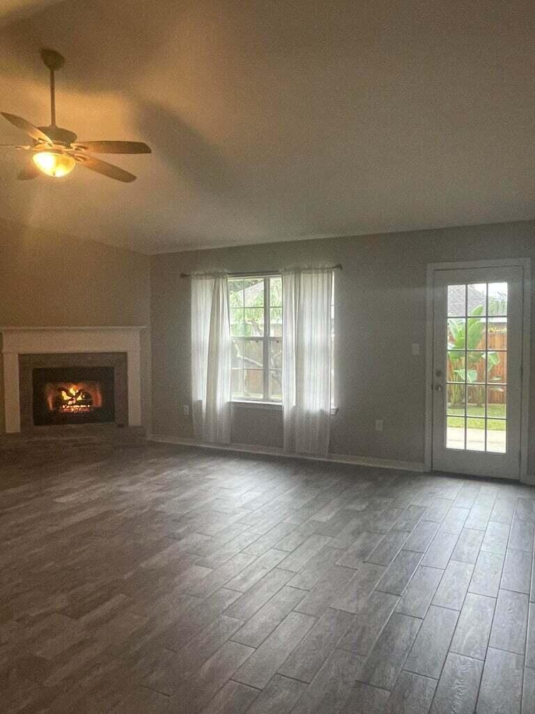 HIDDEN PINES S/D - Residential Lease