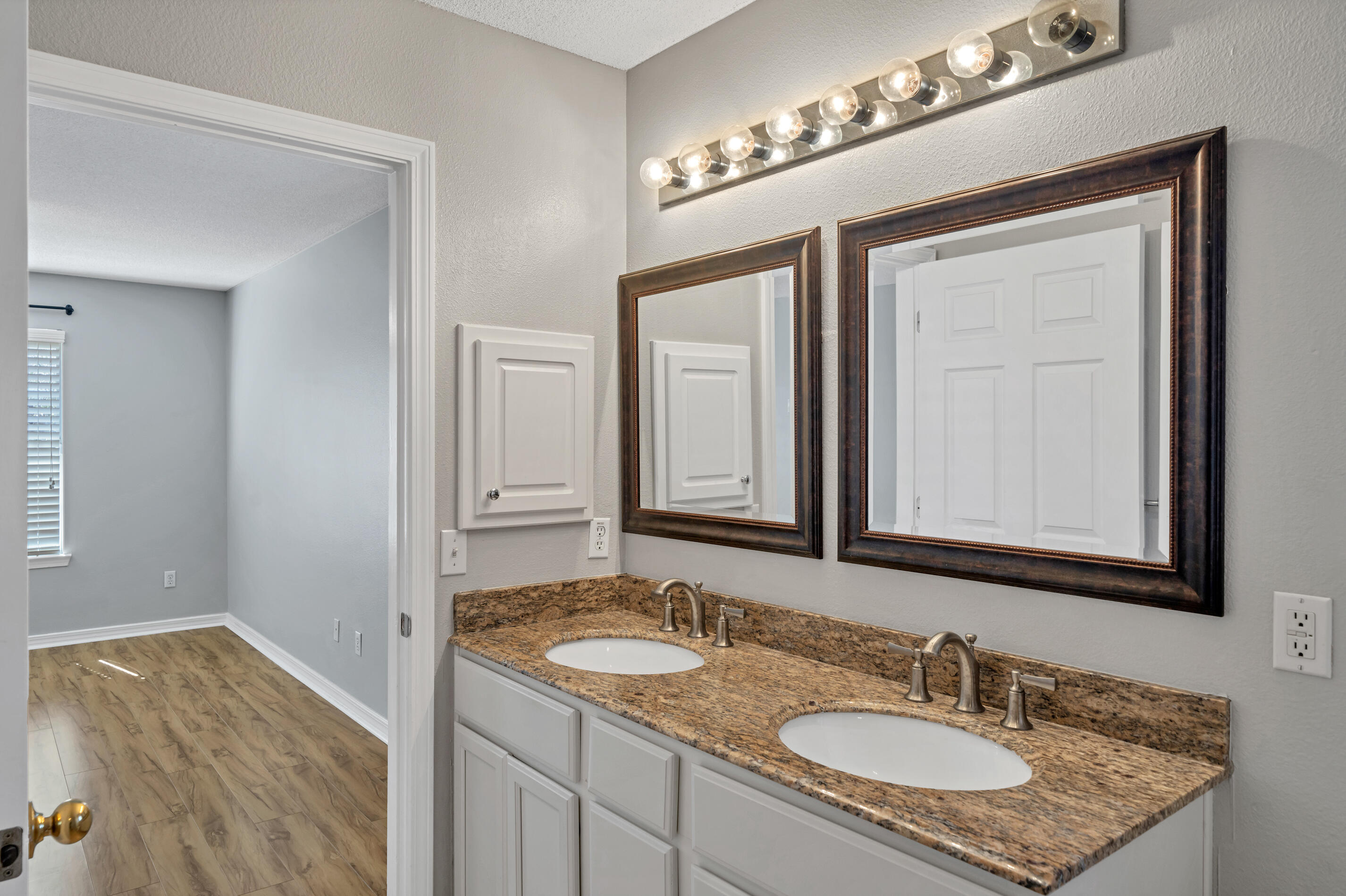 PARKER'S LANDING - Residential