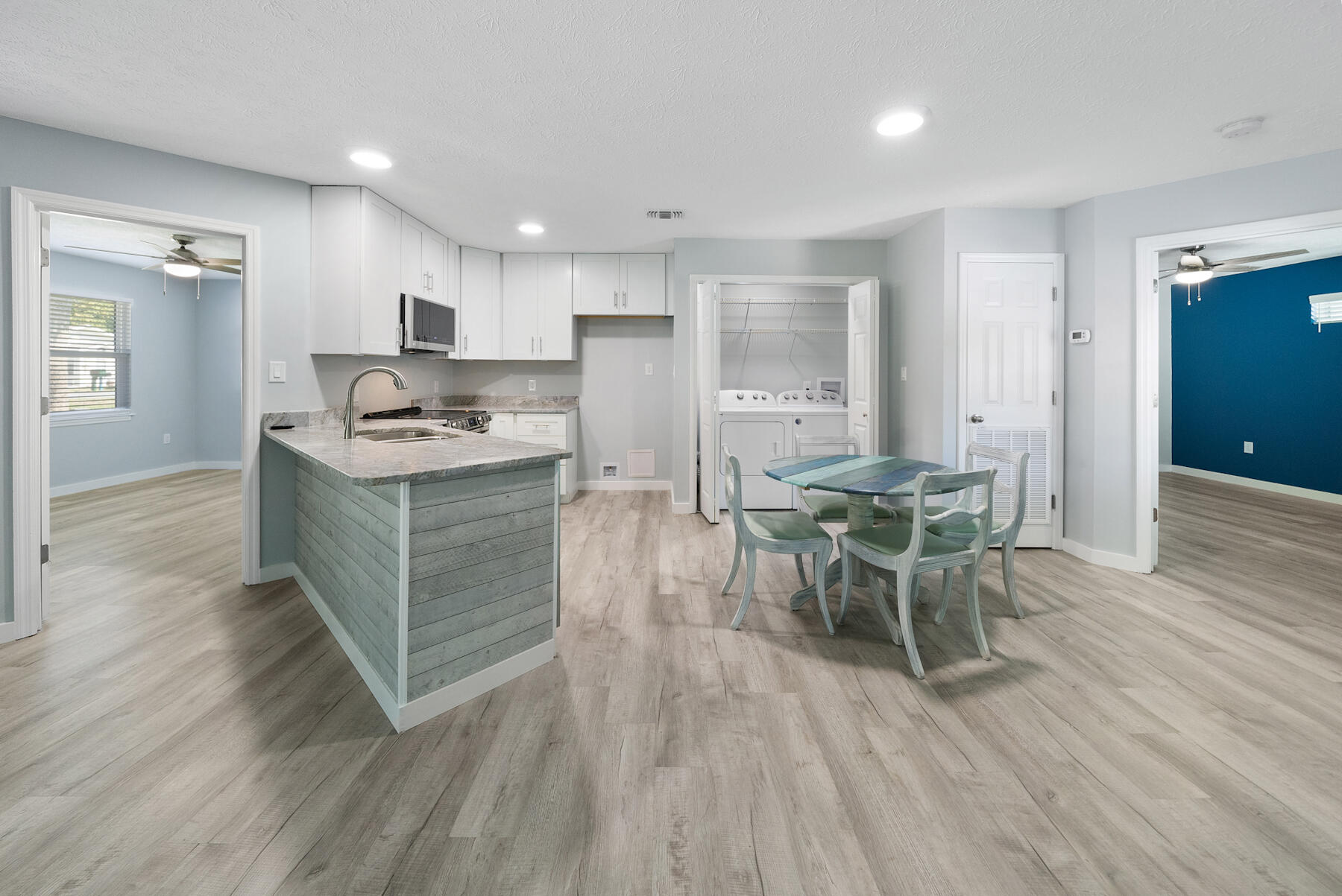 RIVIERA BEACH - Residential