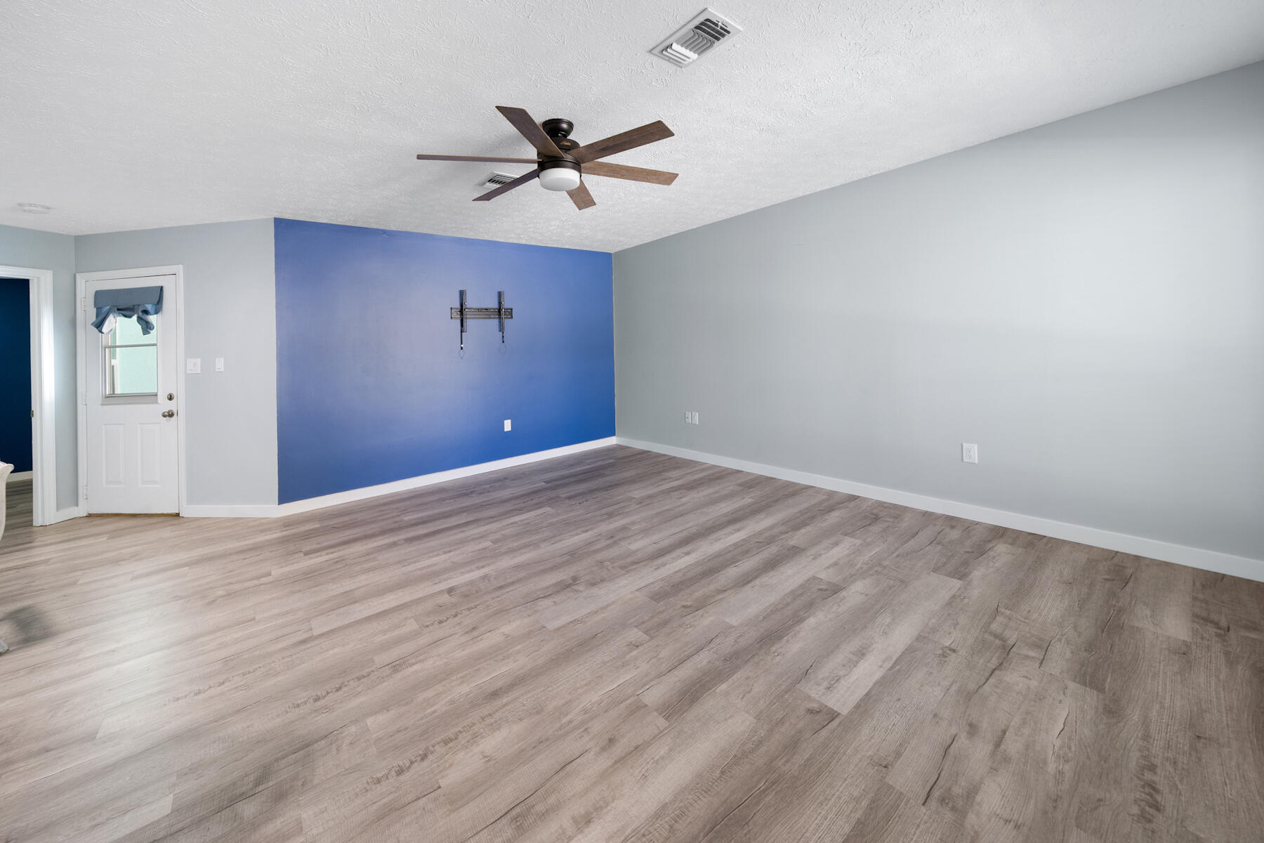 RIVIERA BEACH - Residential