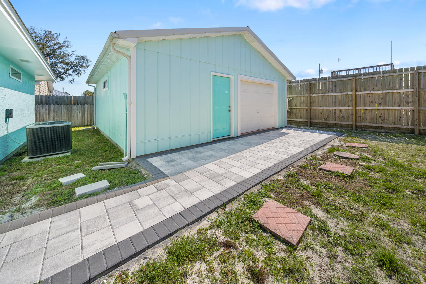 RIVIERA BEACH - Residential