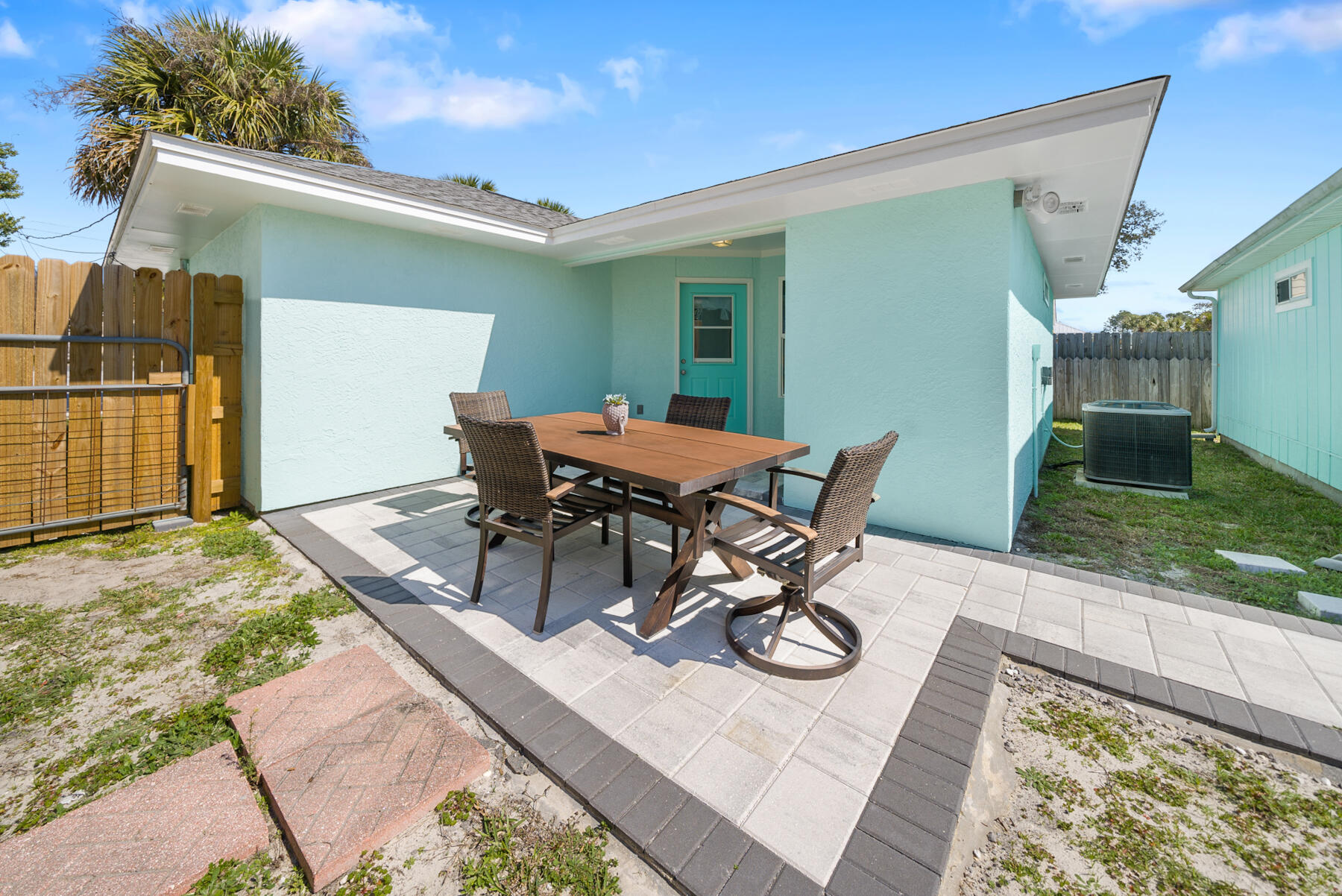 RIVIERA BEACH - Residential