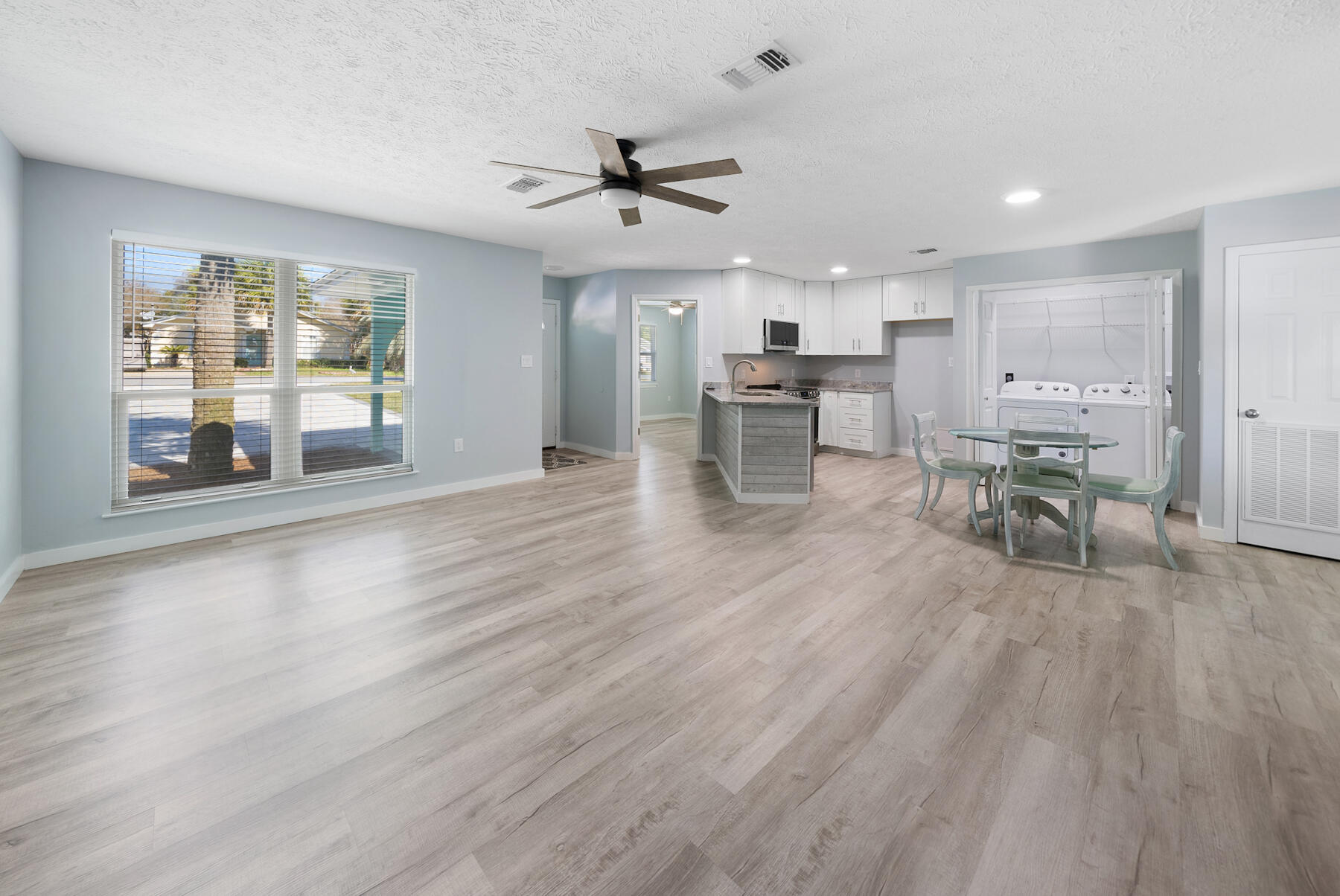 RIVIERA BEACH - Residential