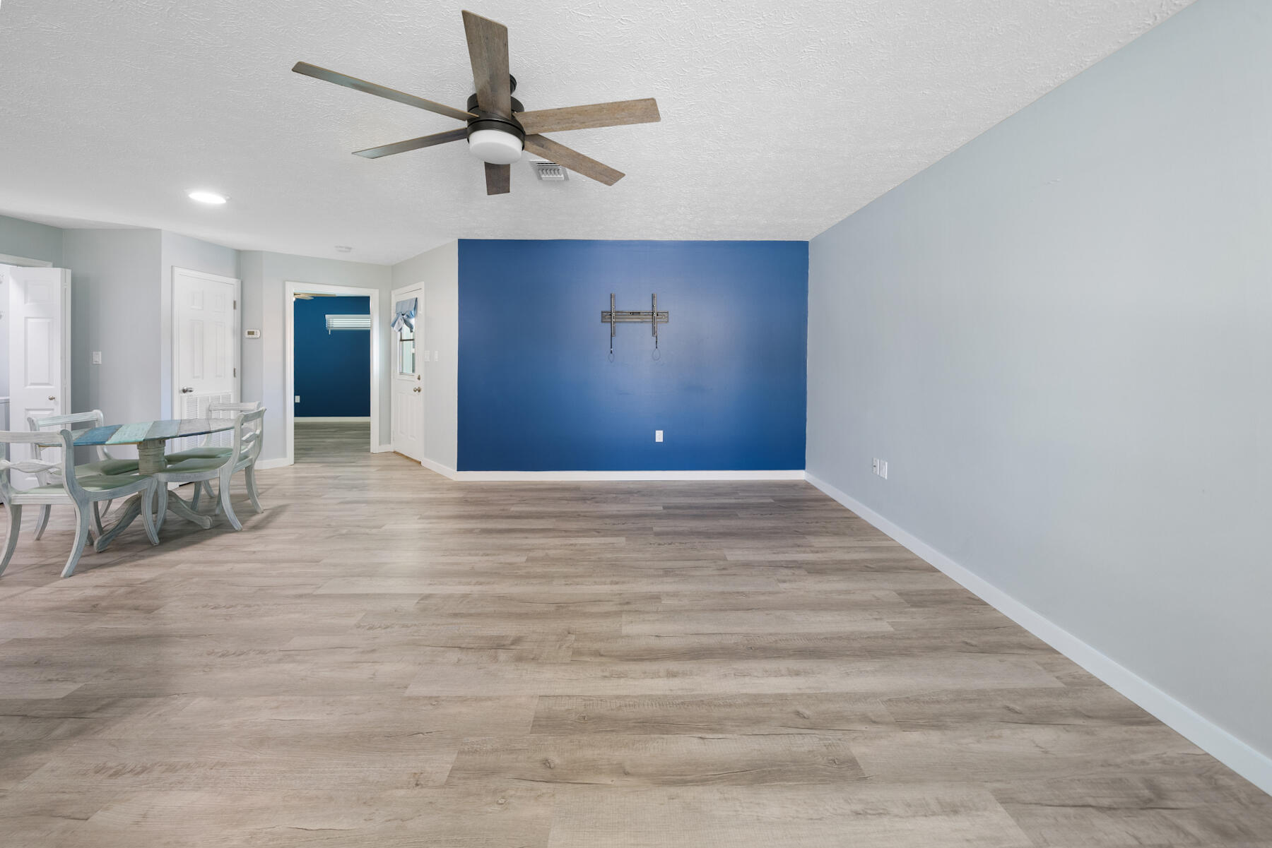 RIVIERA BEACH - Residential