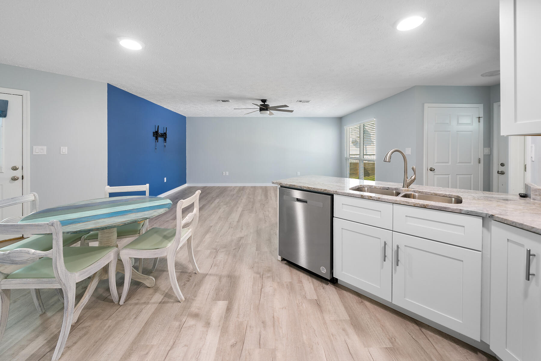 RIVIERA BEACH - Residential