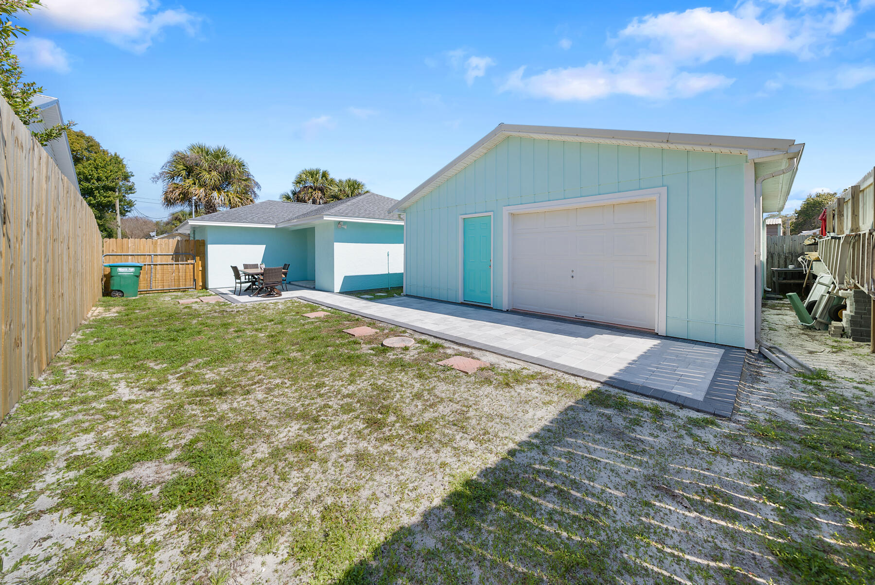 RIVIERA BEACH - Residential