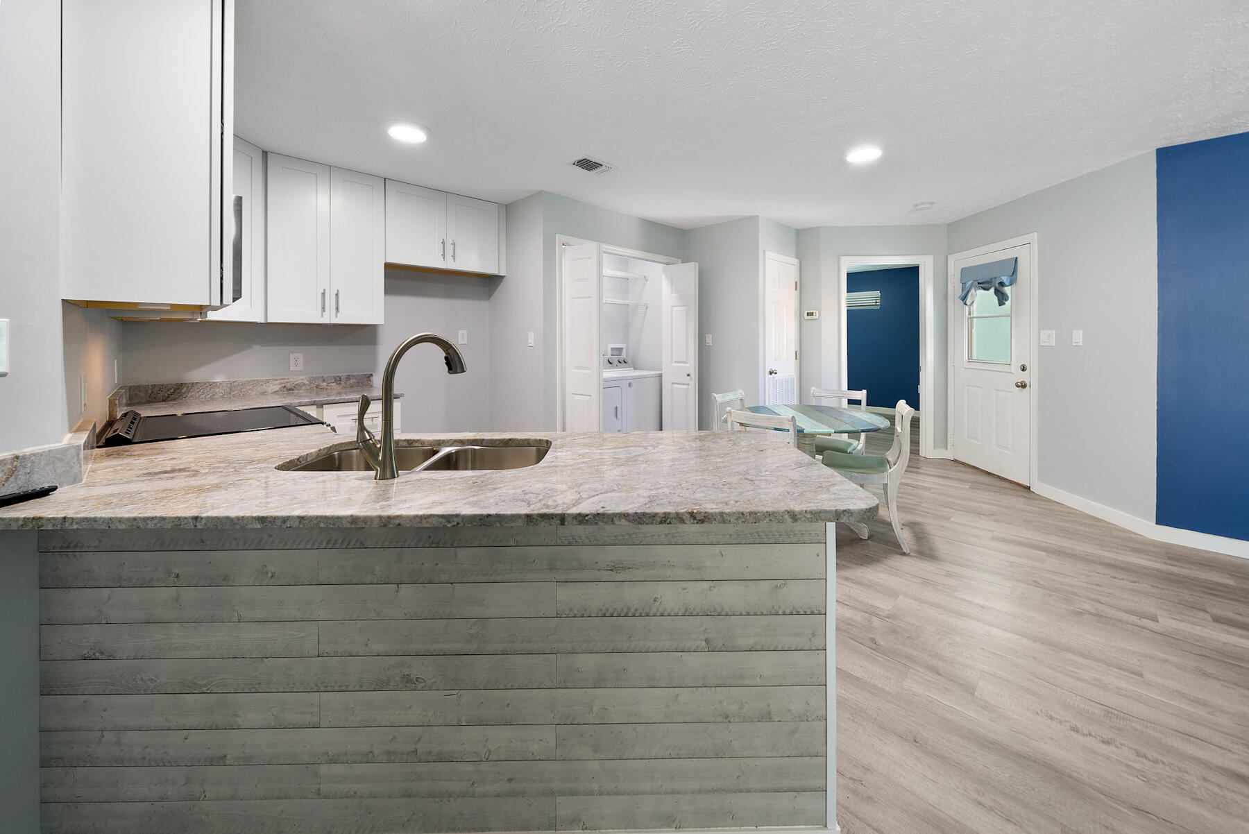 RIVIERA BEACH - Residential