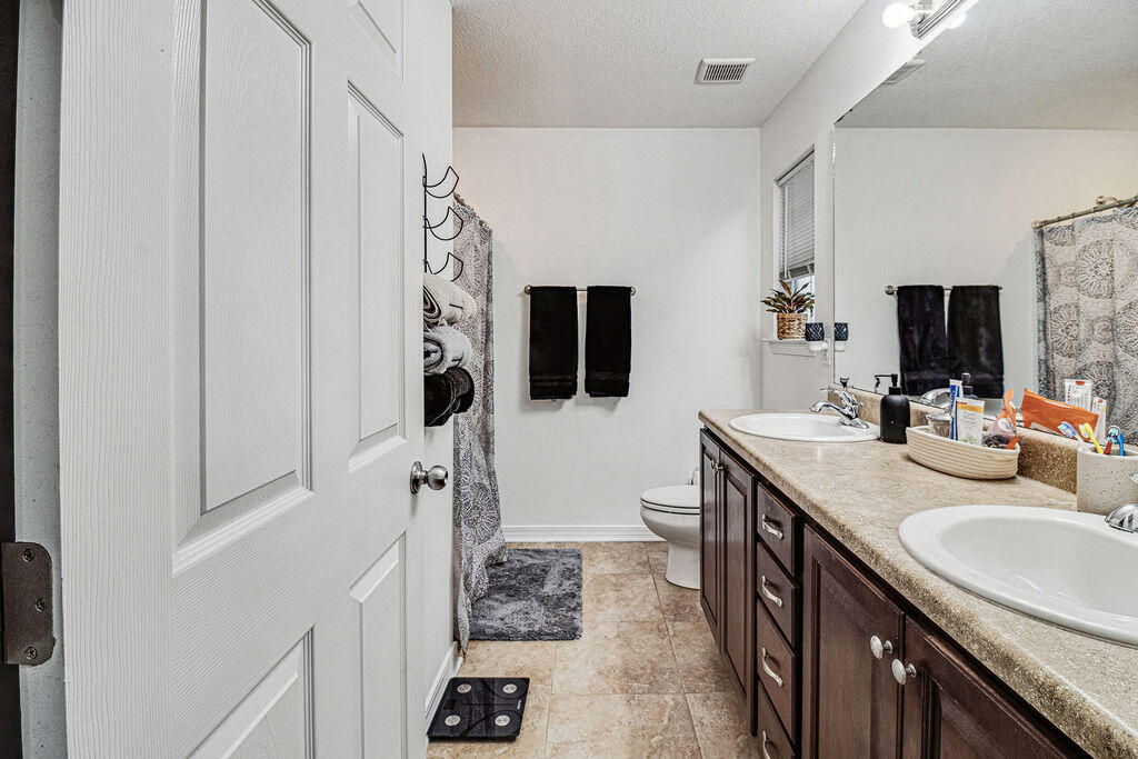 STILLWELL ESTATES - Residential Lease