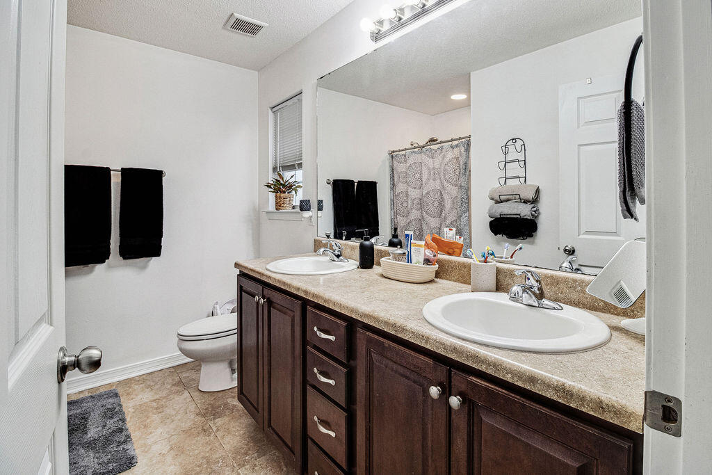 STILLWELL ESTATES - Residential Lease