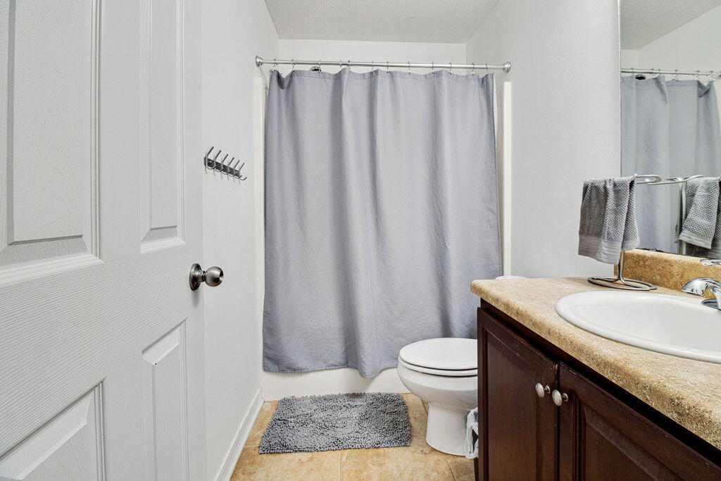 STILLWELL ESTATES - Residential Lease