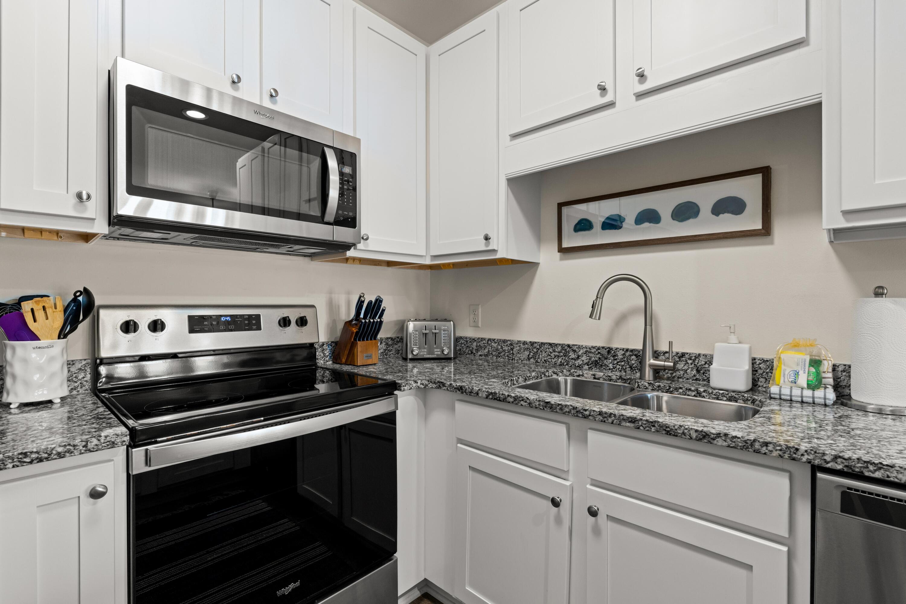 HIDDEN LAKE Condominium - Residential