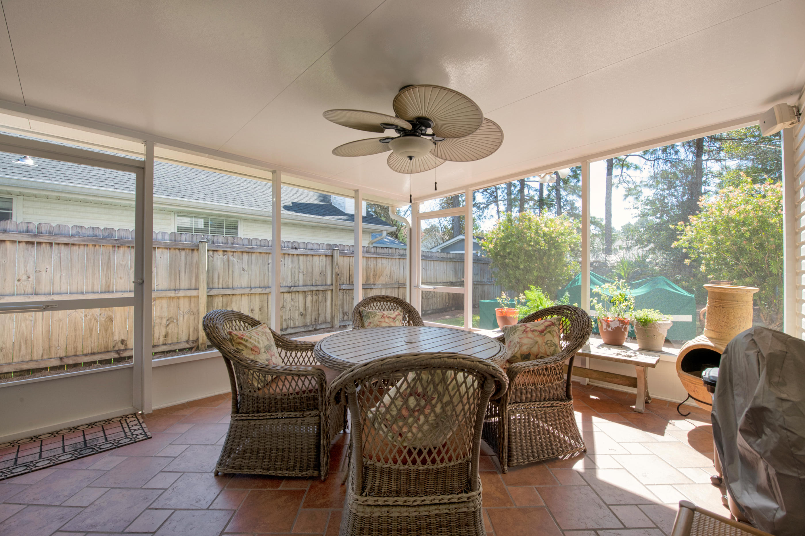 EMERALD VILLAGE S/D LOT 43 BLK B - Residential