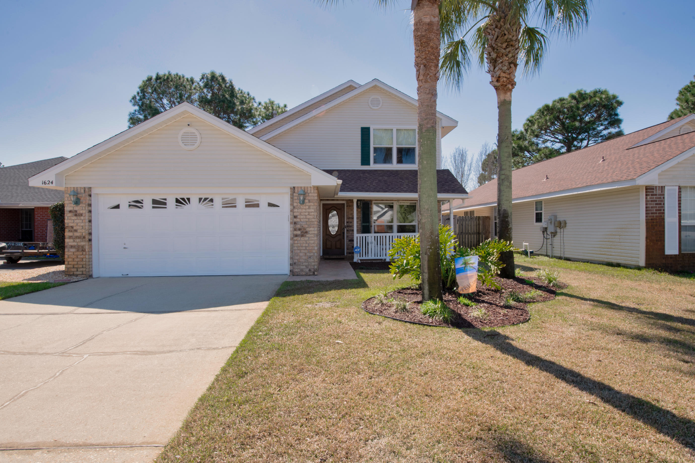 EMERALD VILLAGE S/D LOT 43 BLK B - Residential